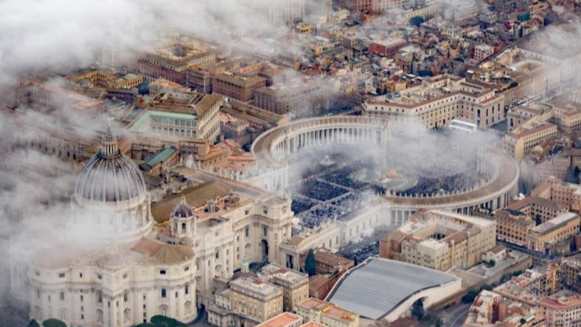 Immagine di Papa Francesco: stop all’uso gratuito degli immobili della Santa Sede