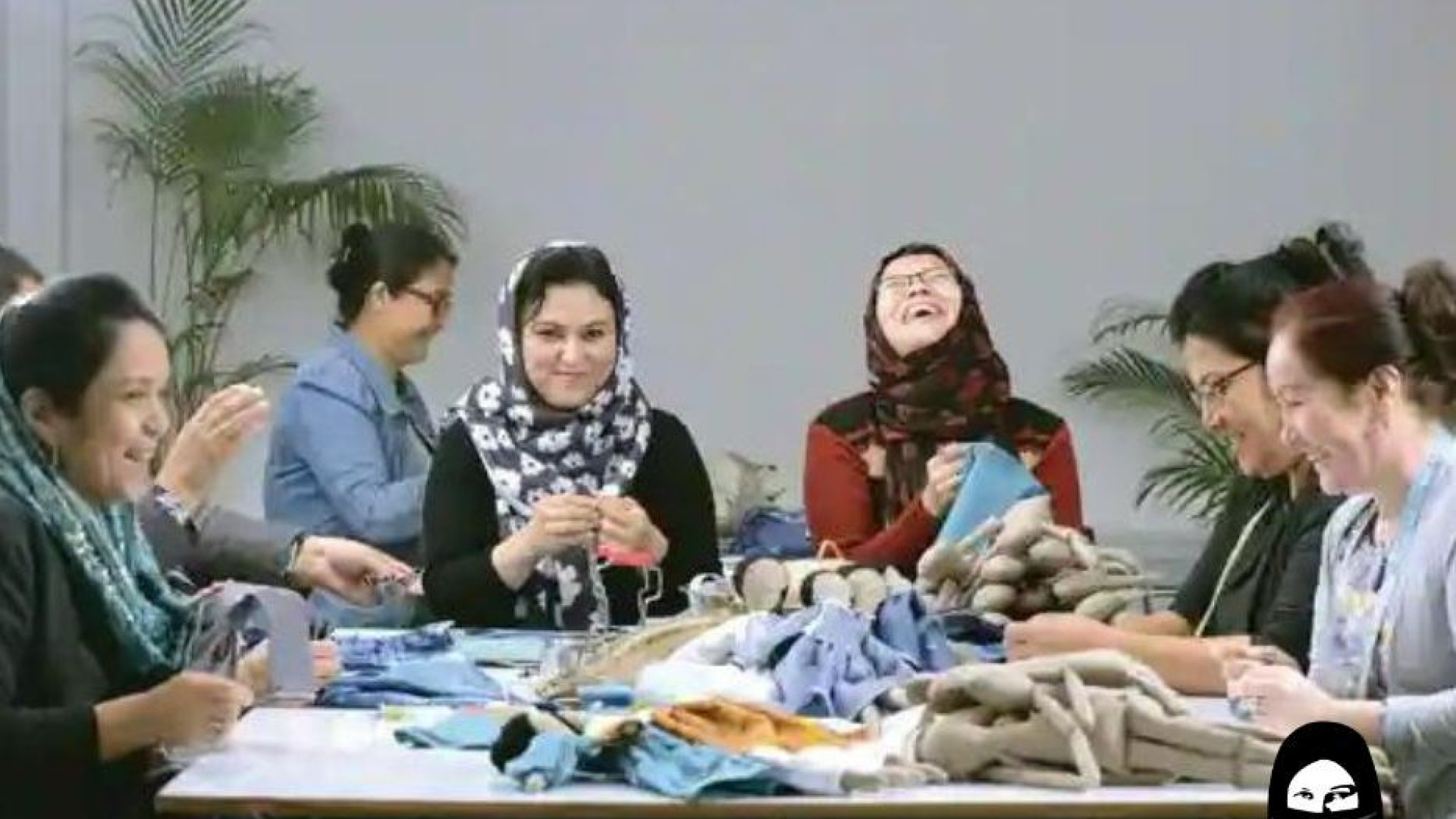 Immagine di Da Kabul a Nuova Delhi, la nuova vita della famiglia di sarte afghane