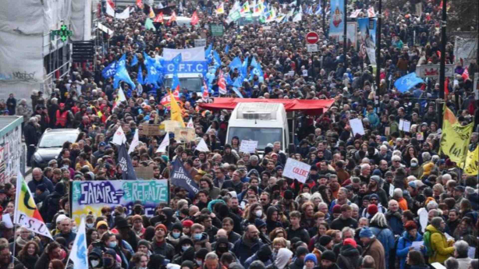Immagine di Liberté, égalité, pensione. La Francia si ferma ancora contro la riforma