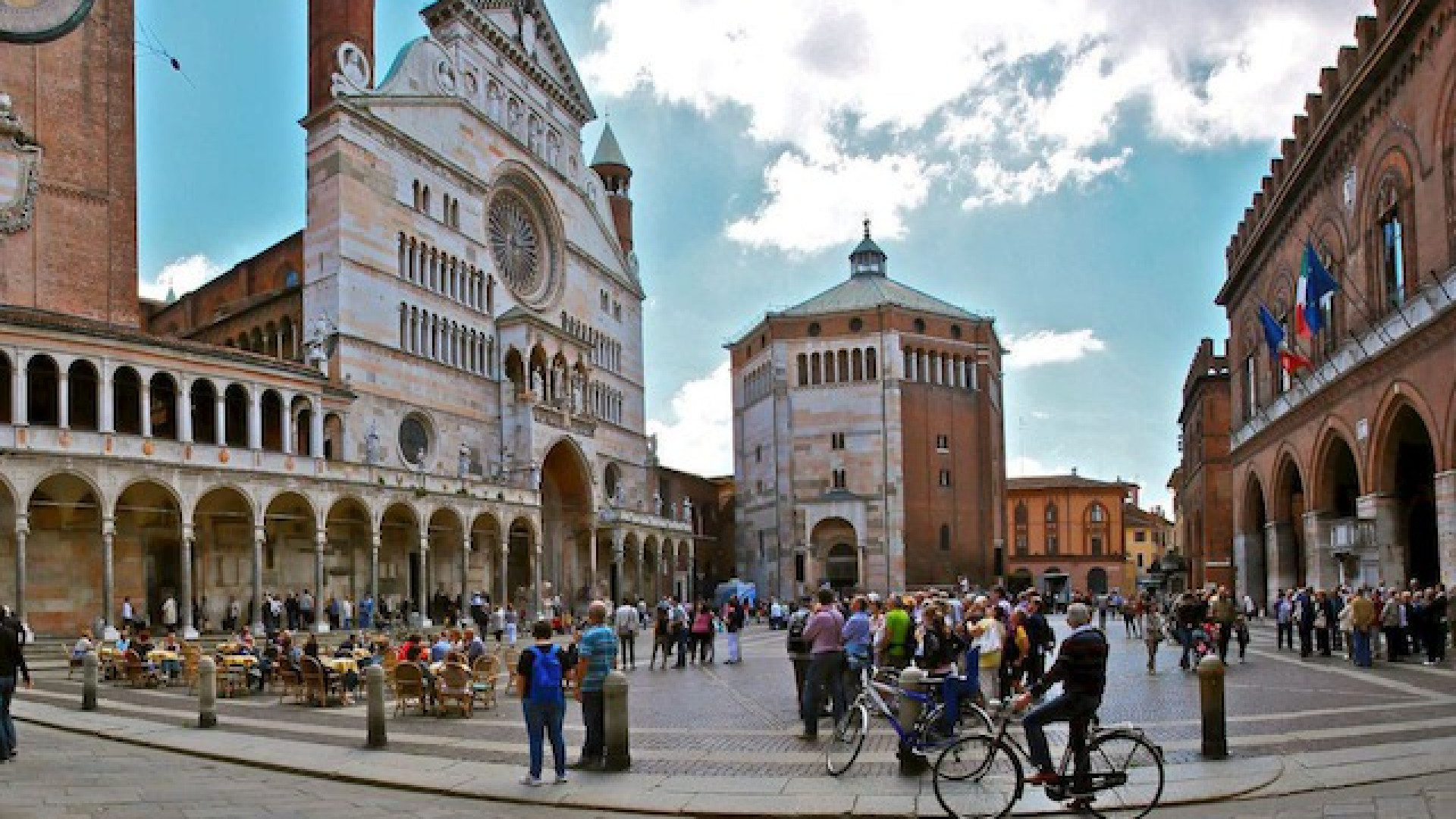 Immagine di Cattedrale, Battistero e piazza Duomo già venduti