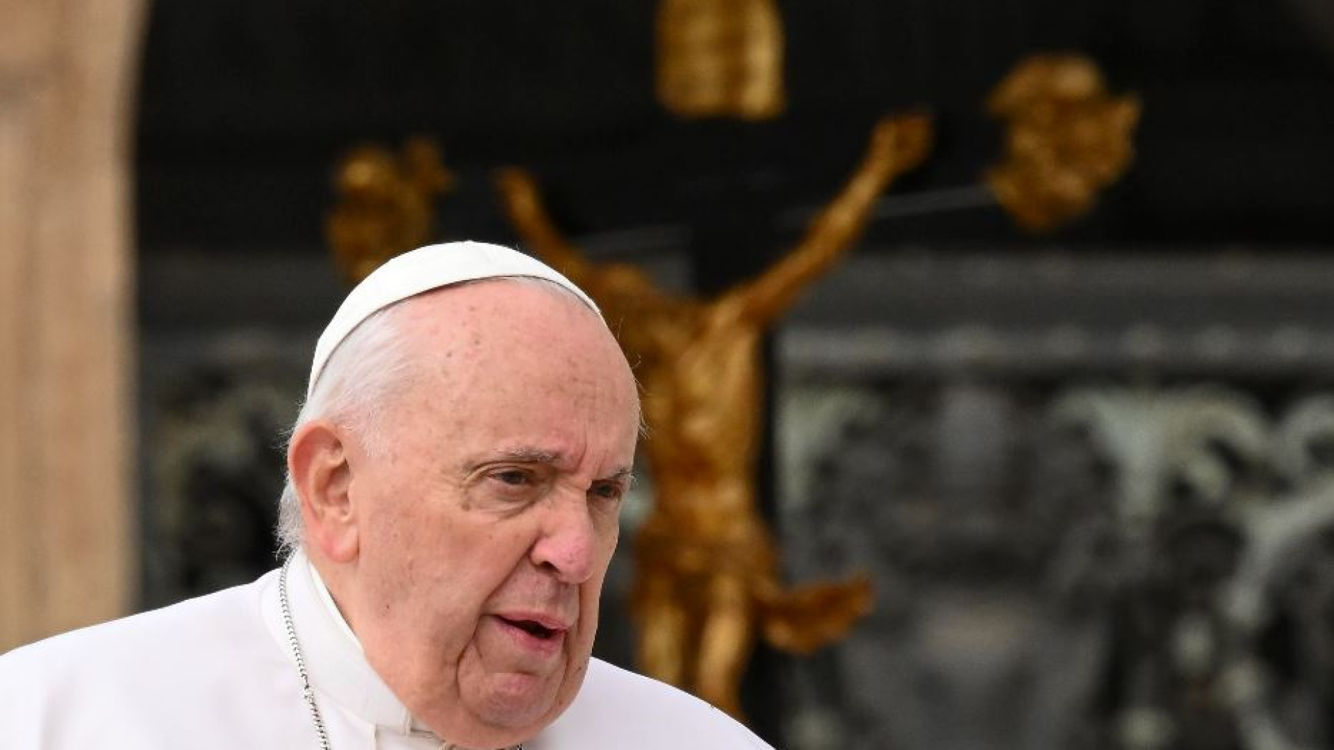 Immagine di Il Papa: «Putin sa che sono a disposizione per negoziare»