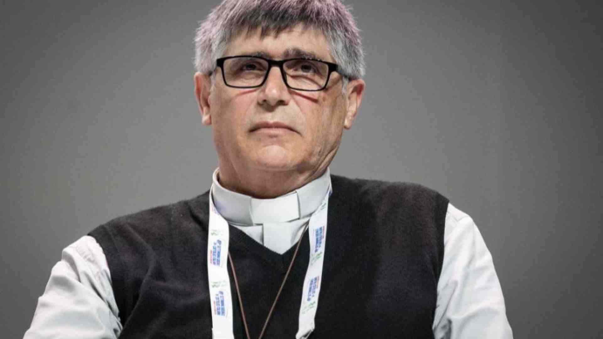 Immagine di Don Patriciello: «Festeggio il mio compleanno... e un anno sotto scorta»