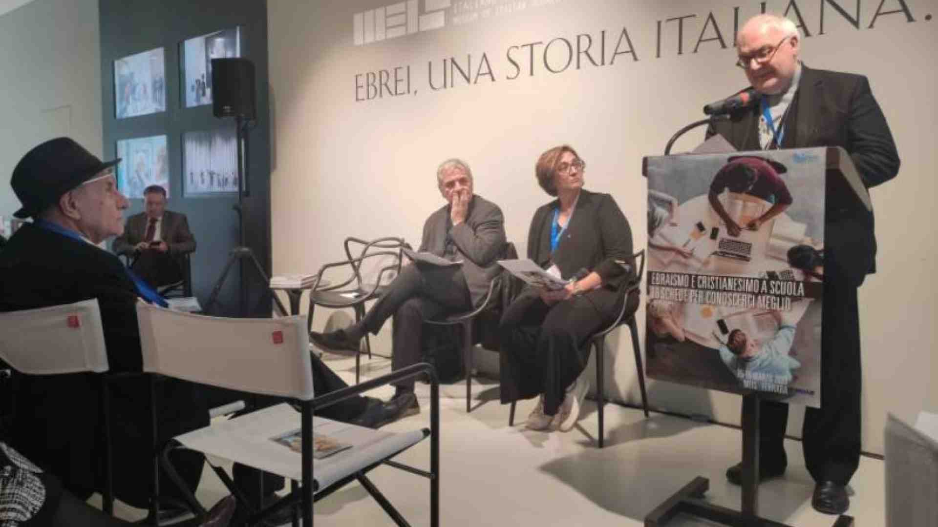 Immagine di Sedici schede per conoscersi. A cominciare dalla scuola