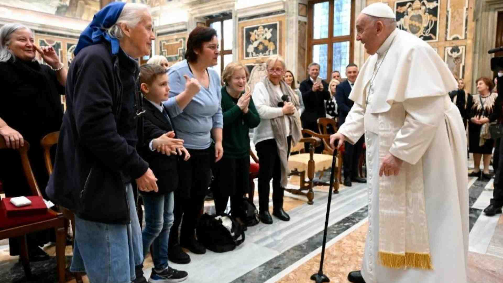 Immagine di Il Papa ai giostrai: voi portate gioia e compagnia in un mondo di grigiore