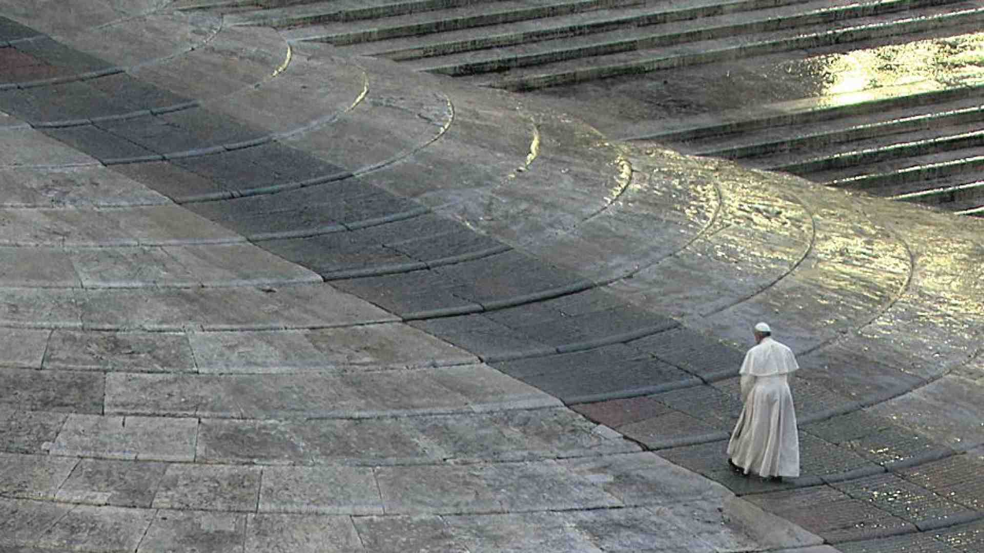 Immagine di Vanno in orbita sul satellite le parole di speranza del papa nella pandemia