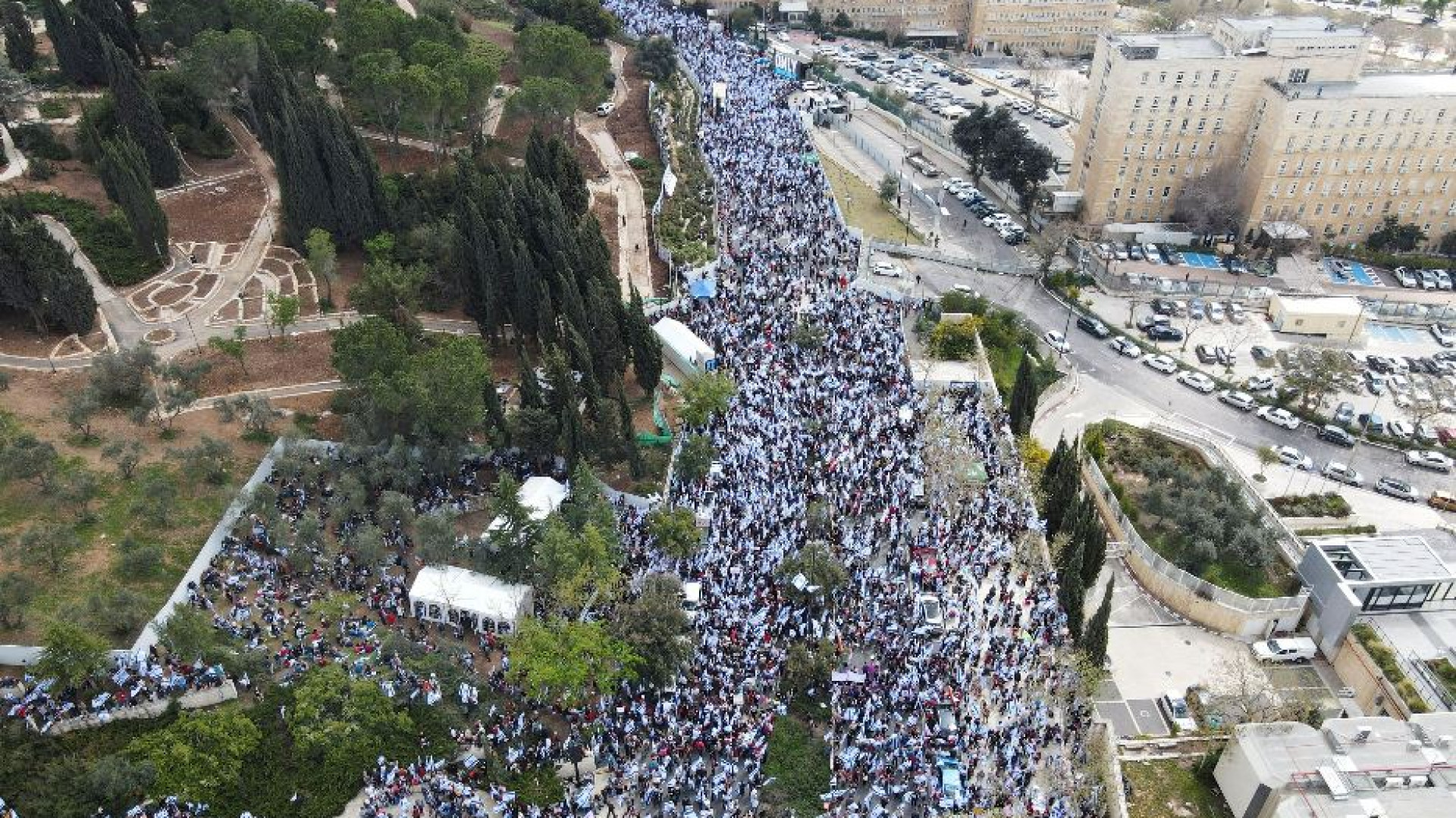 Immagine di Sciopero generale. Rinviata la riforma della giustizia che divide Israele