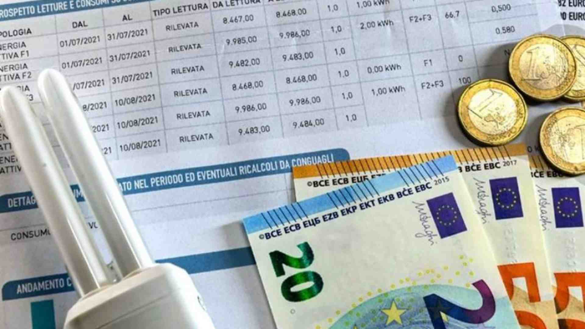 Immagine di Bollette, misure da 5 miliardi. Condono penale per gli evasori
