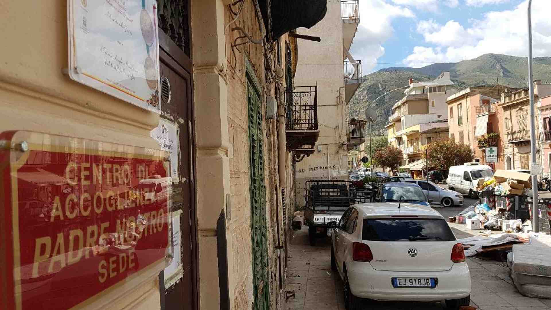 Immagine di Raid vandalici contro il Centro di accoglienza Padre Nostro al Brancaccio