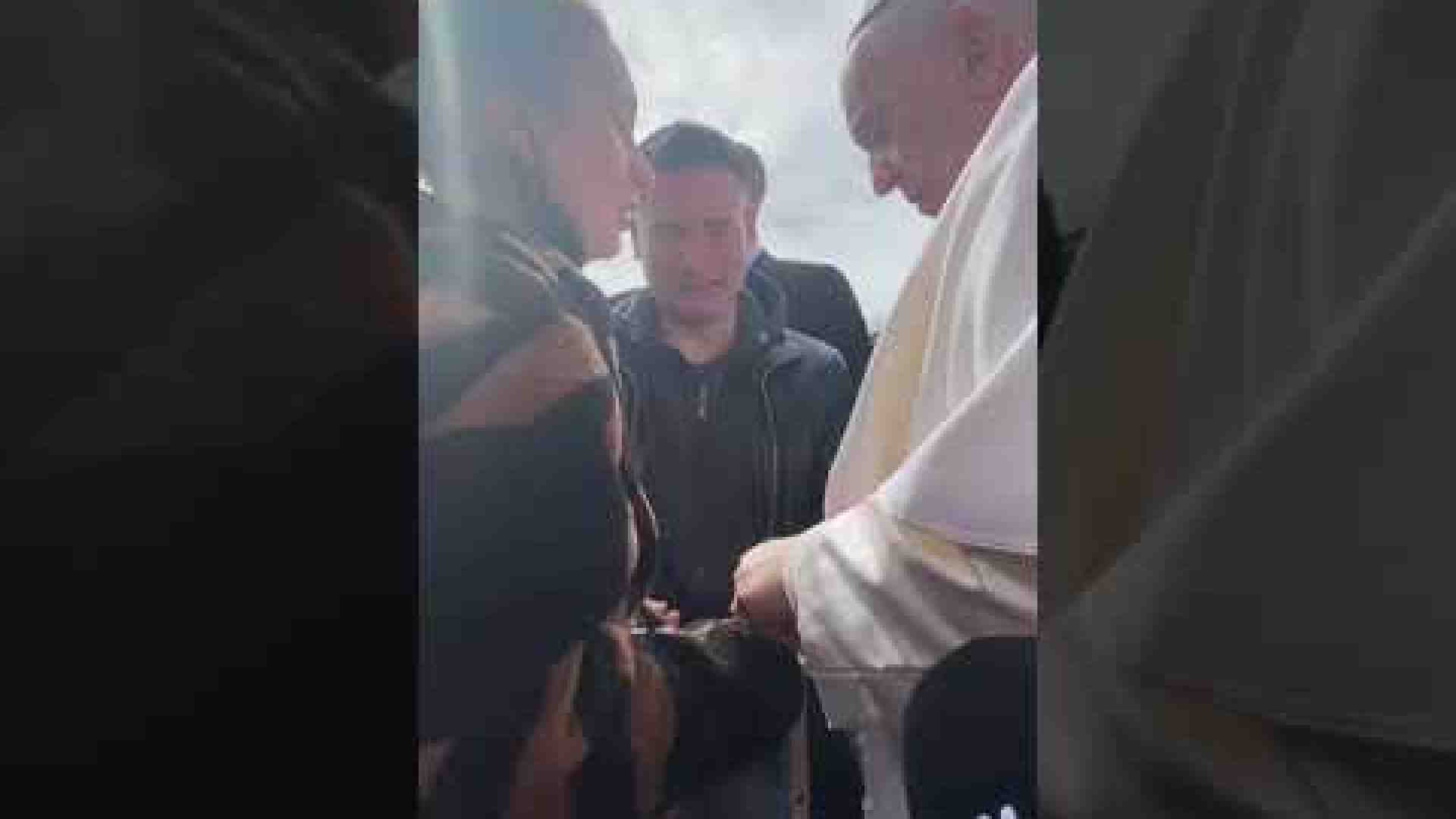 Immagine di Il Papa esce dal Gemelli: «Non ho avuto paura». Domenica in piazza per le Palme