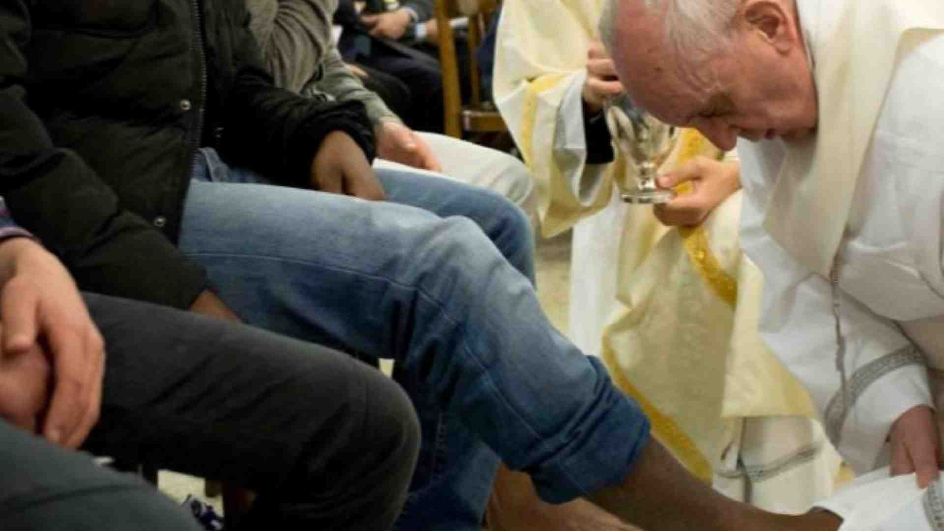 Immagine di Il cappellano: il Papa in carcere, per i miei ragazzi un raggio di sole