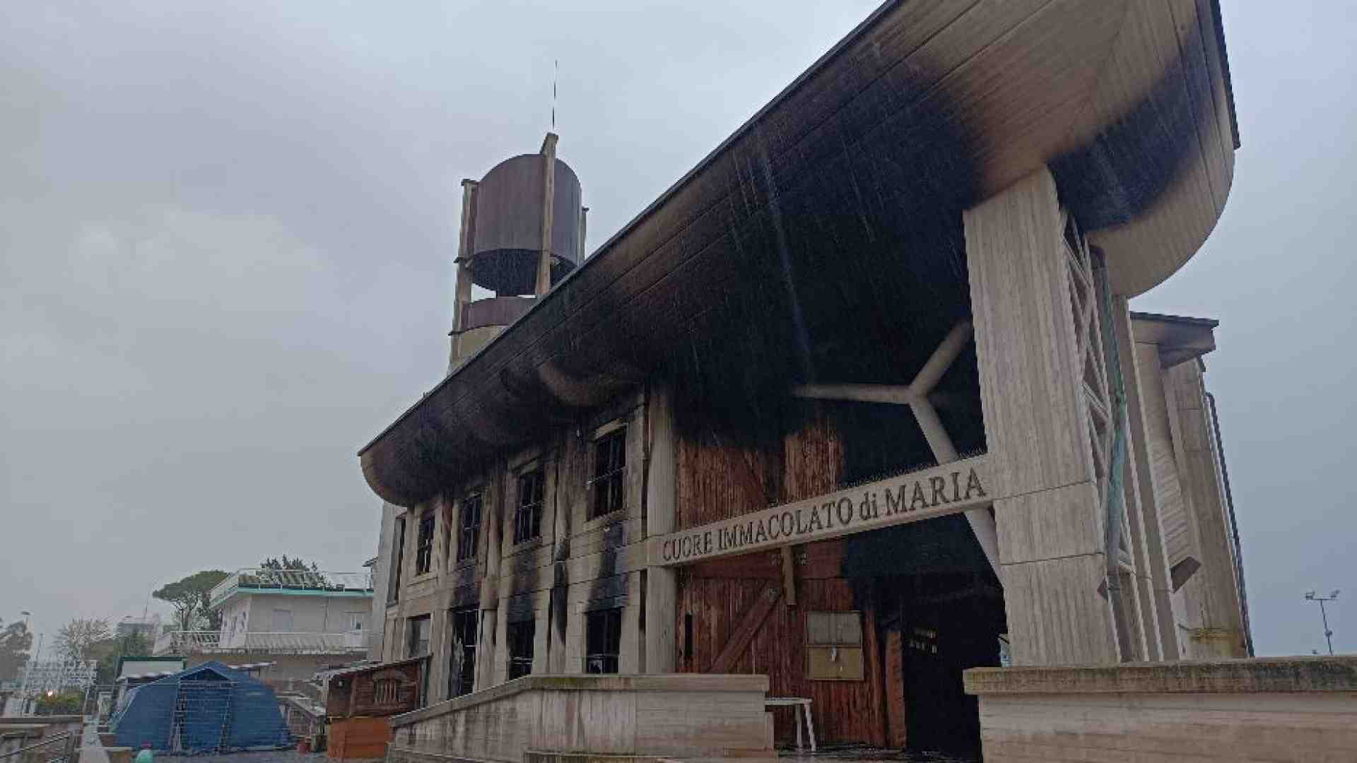 Immagine di Formia, violento incendio al Villaggio don Bosco
