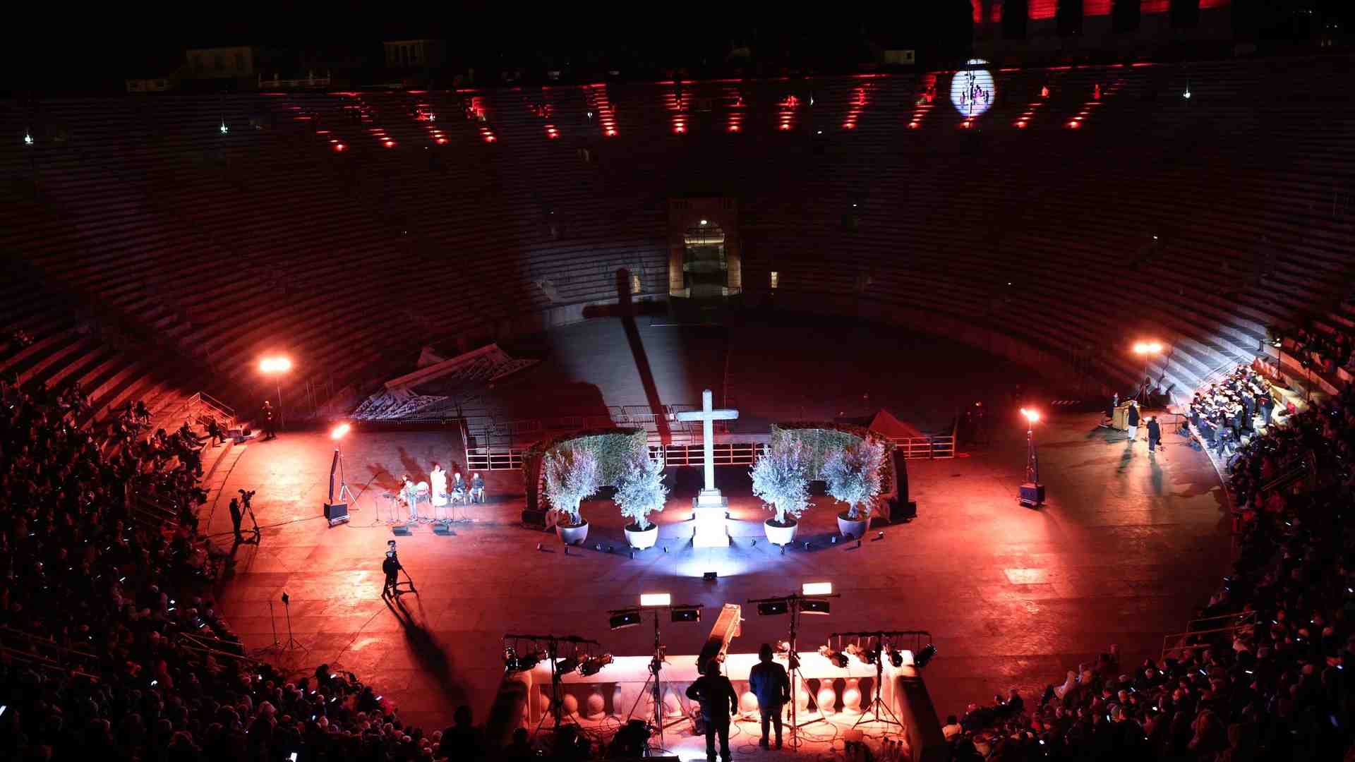 Immagine di Dall'Arena una chiamata alla Pace