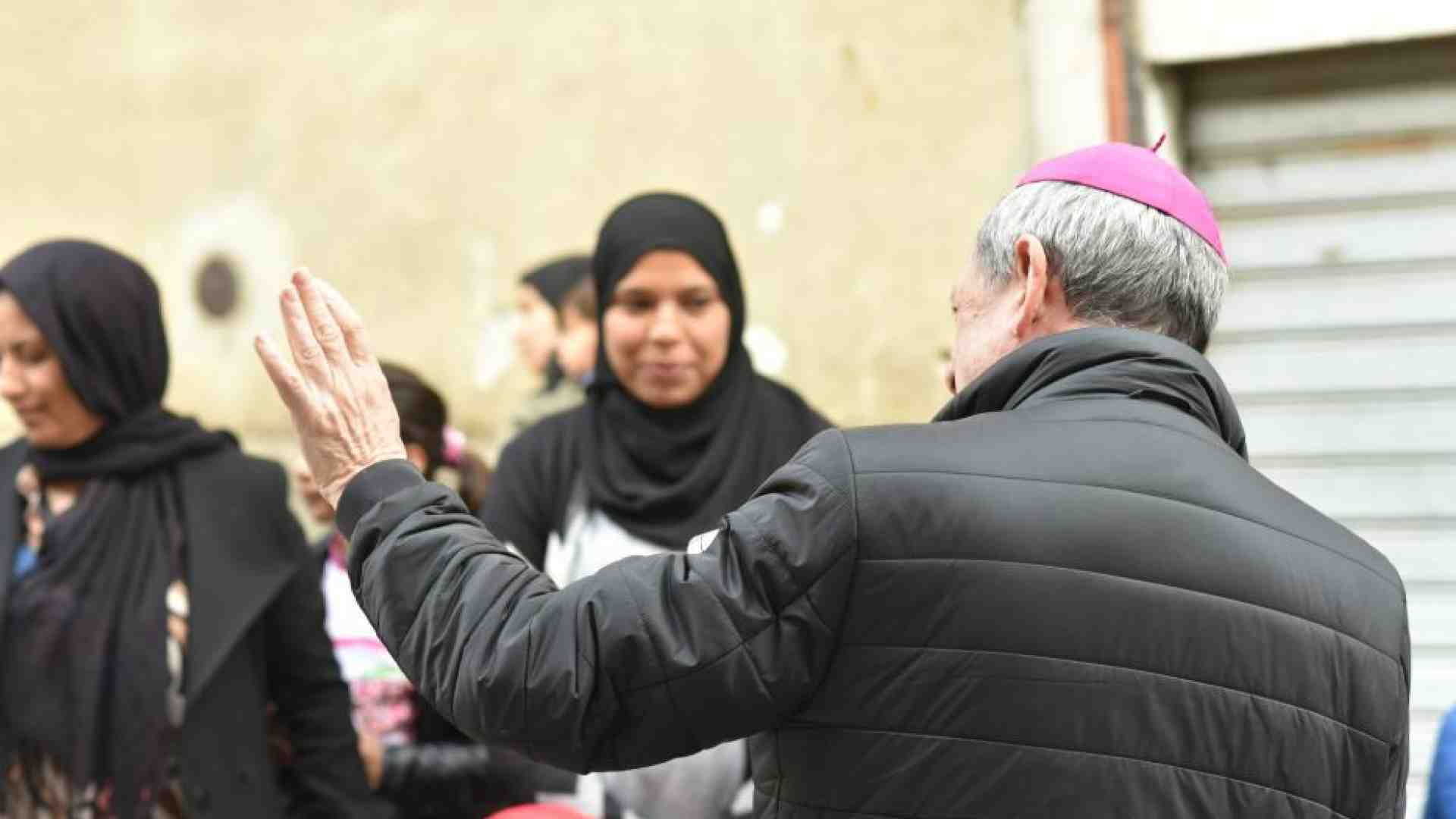 Immagine di Solidarietà e dignità, il "benvenuto" del vescovo di Locri ai migranti