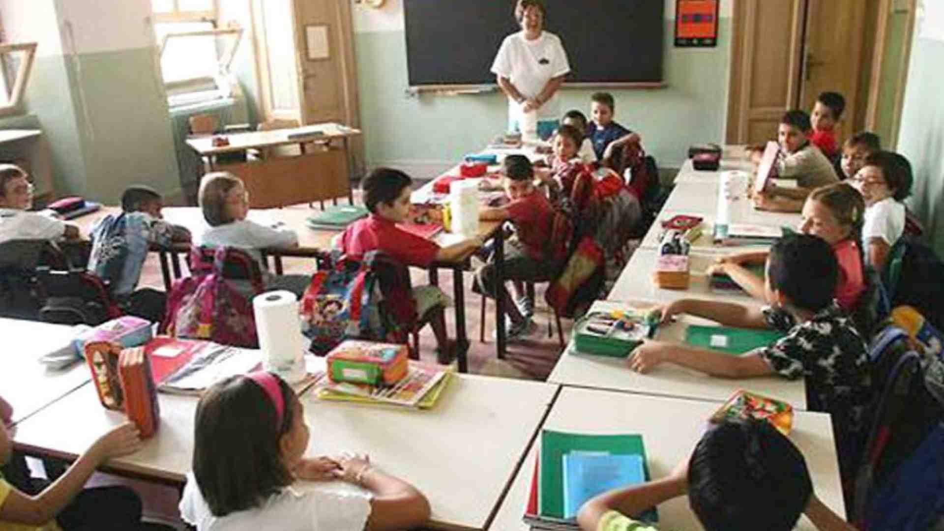 Immagine di La punizione per l'Ave Maria in classe: 20 giorni di sospensione alla maestra
