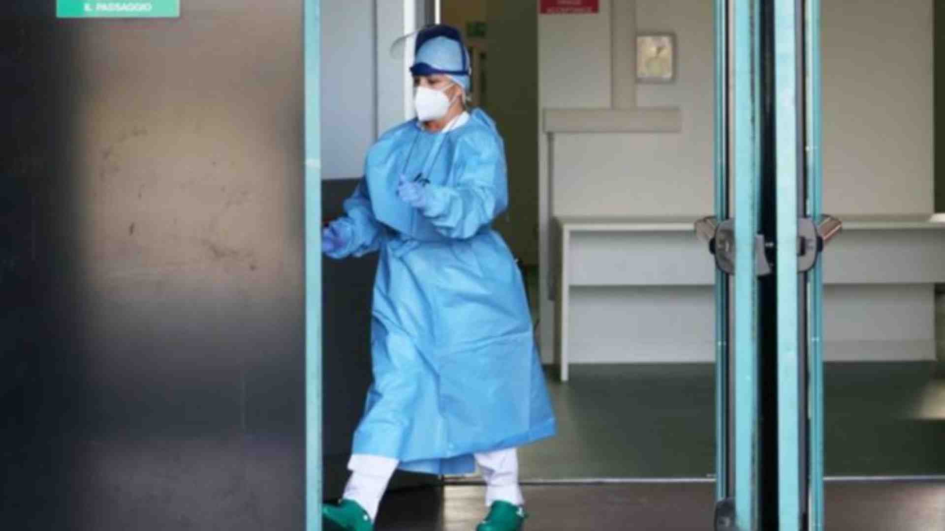 Immagine di Infermieri in calo, ospedali e Rsa in crisi. Li cercheremo all’estero