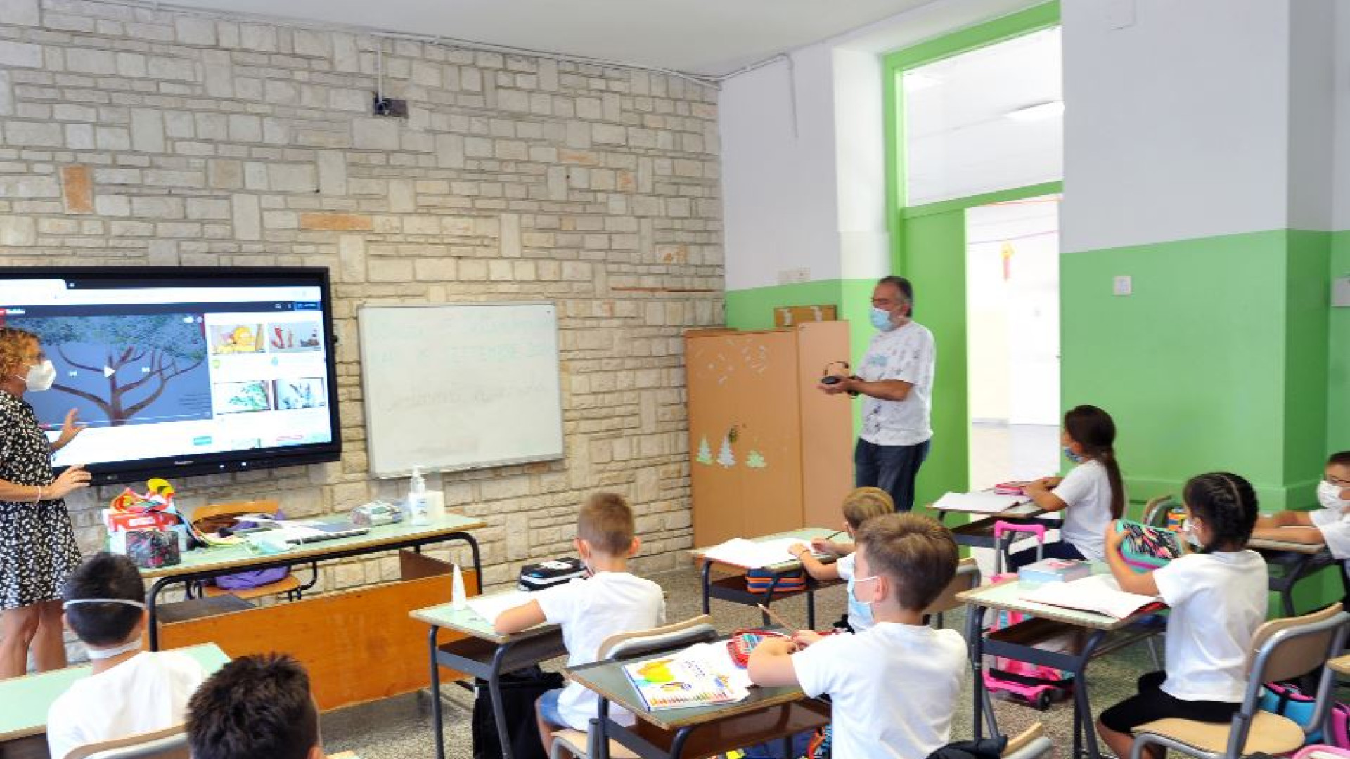 Immagine di La maestra punita per l'Ave Maria: mi difenderò, non ho fatto nulla di male