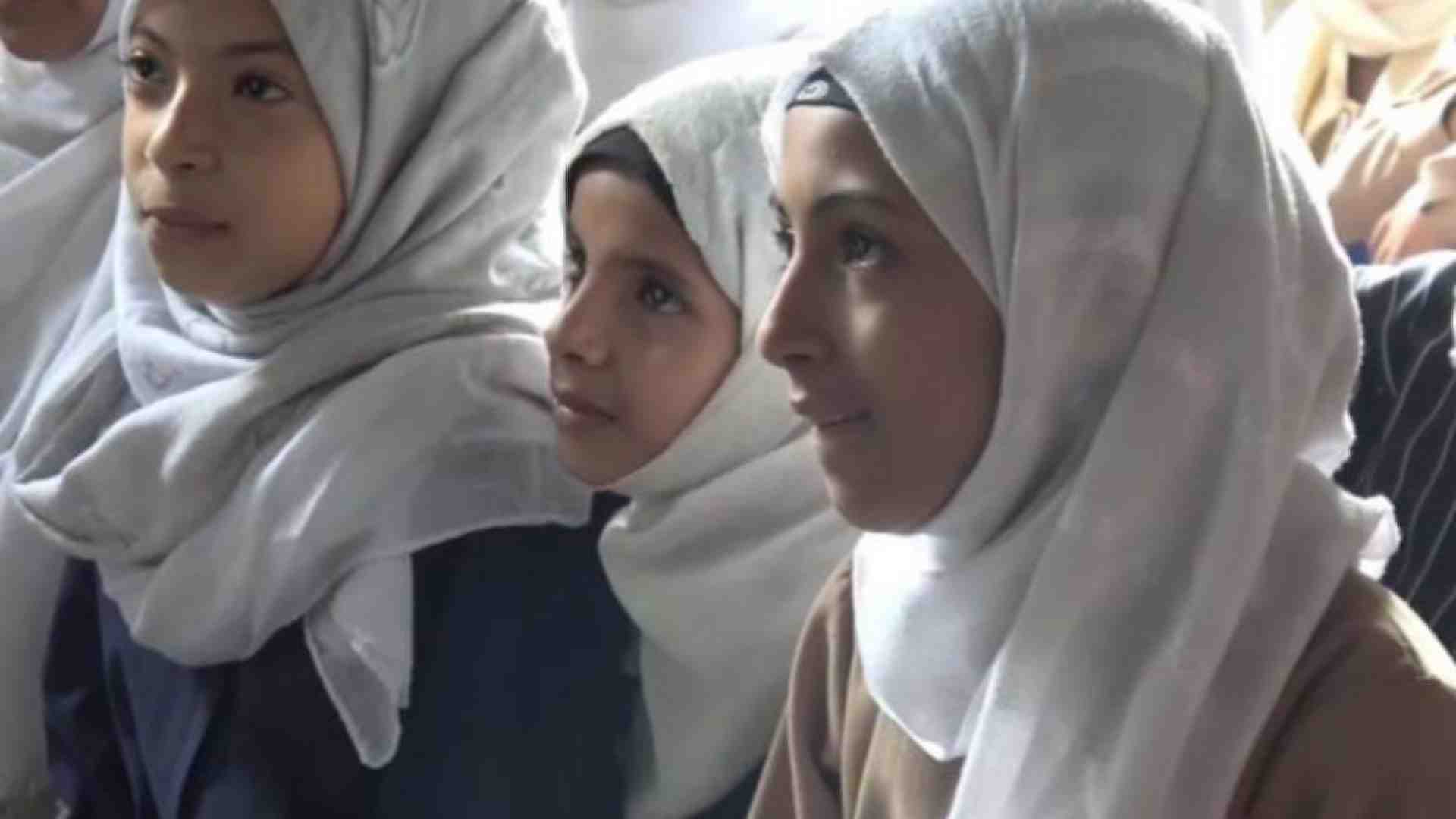 Immagine di I bambini dello Yemen in guerra trovano la pace andando a scuola