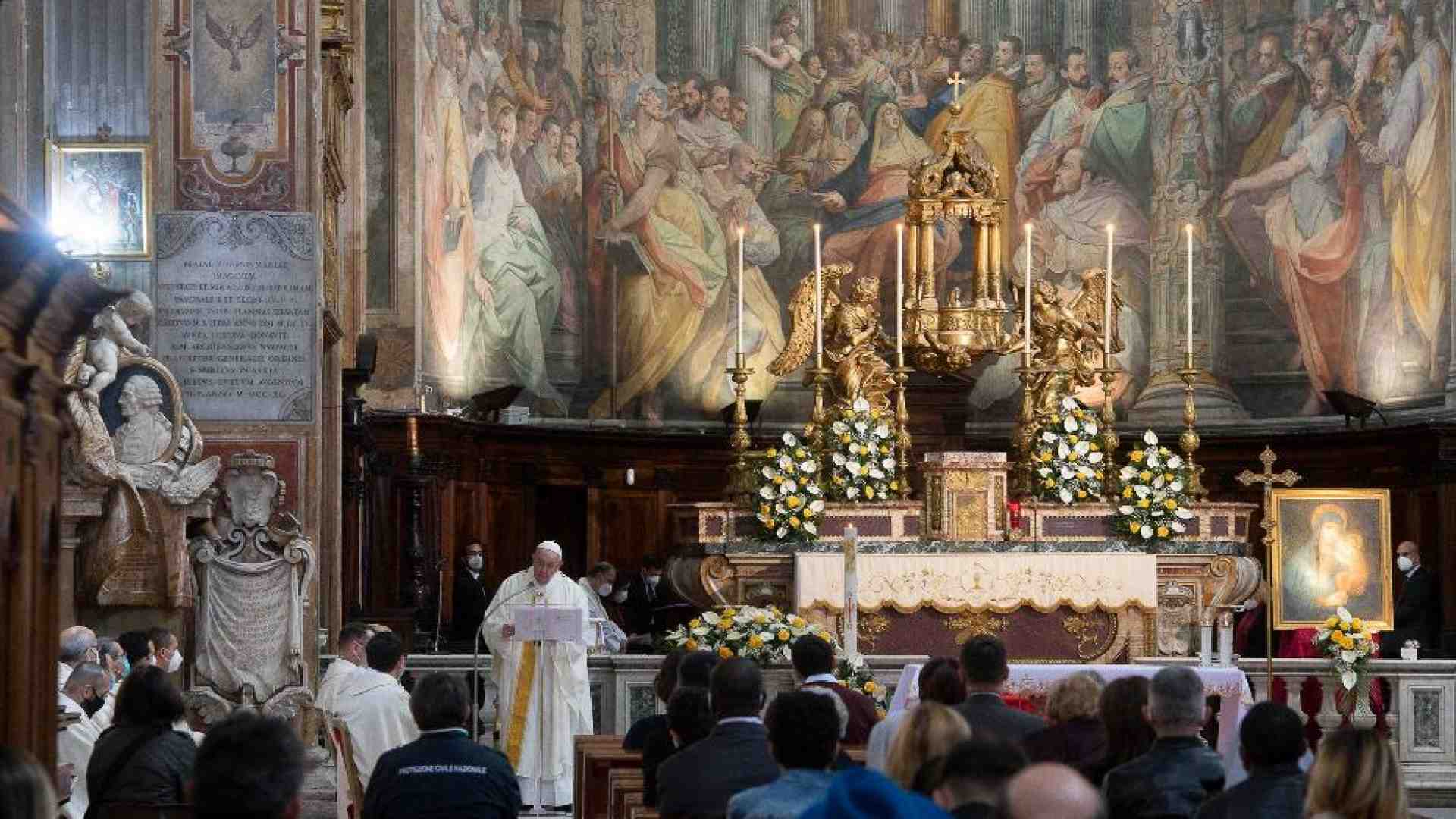 Immagine di La domenica della misericordia. Il Papa: quando manca la fede muore