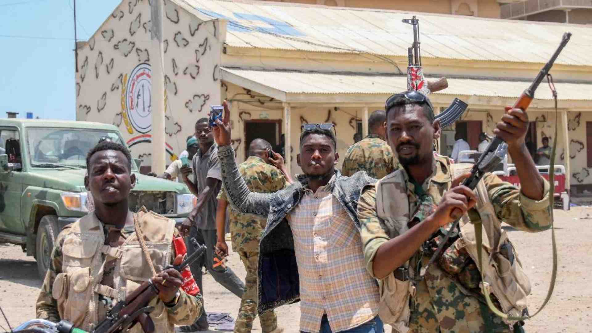 Immagine di Sudan, 180 morti negli scontri. Traffici d'oro e "padrini", la mano di Mosca