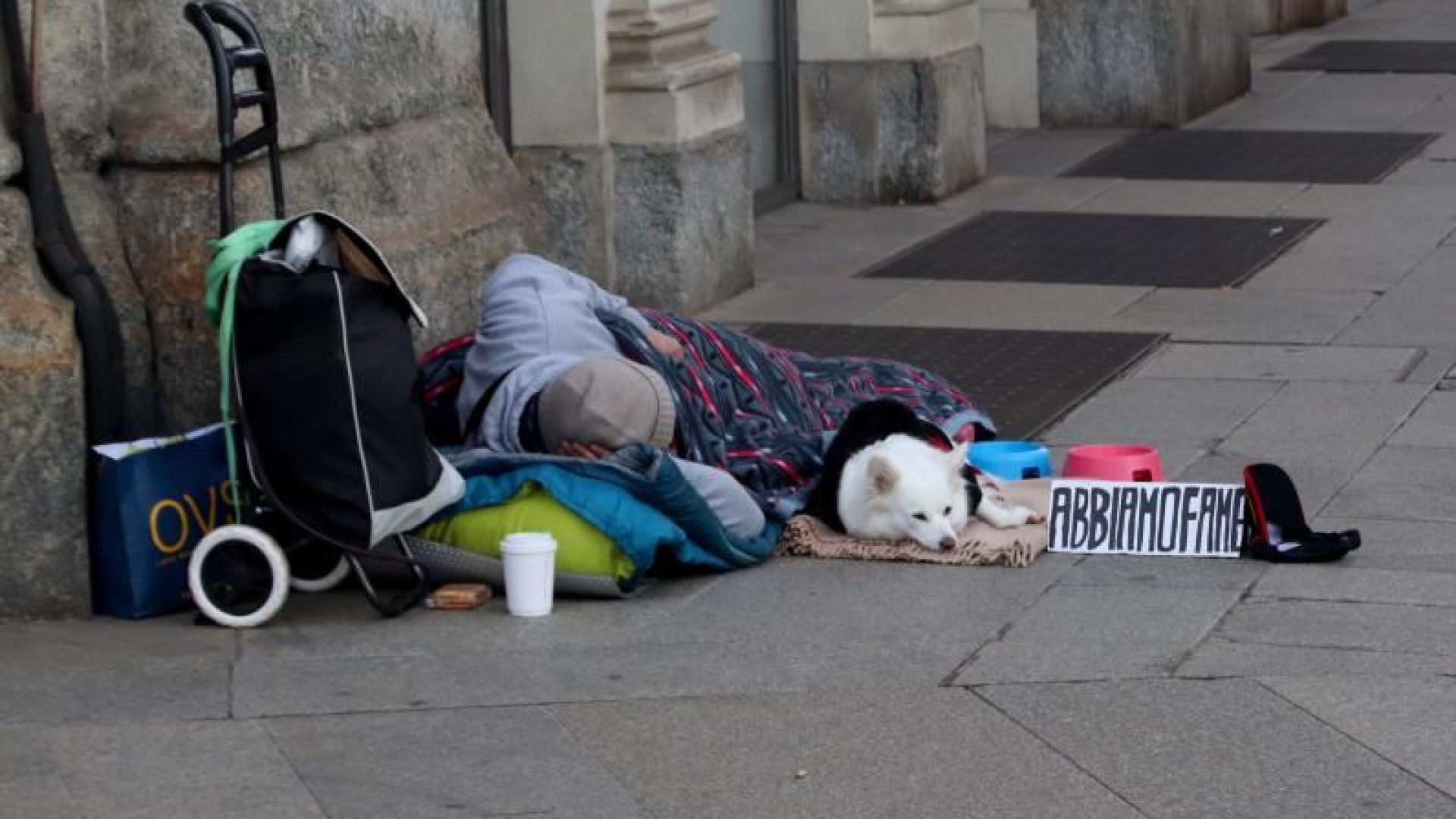 Immagine di Casa, cibo, servizi (oltre al Reddito); il piano Caritas per l’Italia dei poveri