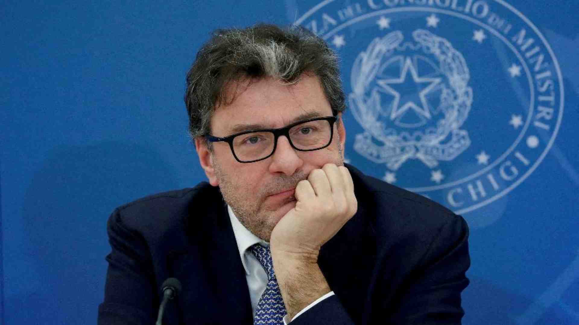 Immagine di Giorgetti: ecco il piano natalità, tasse diverse per single e genitori