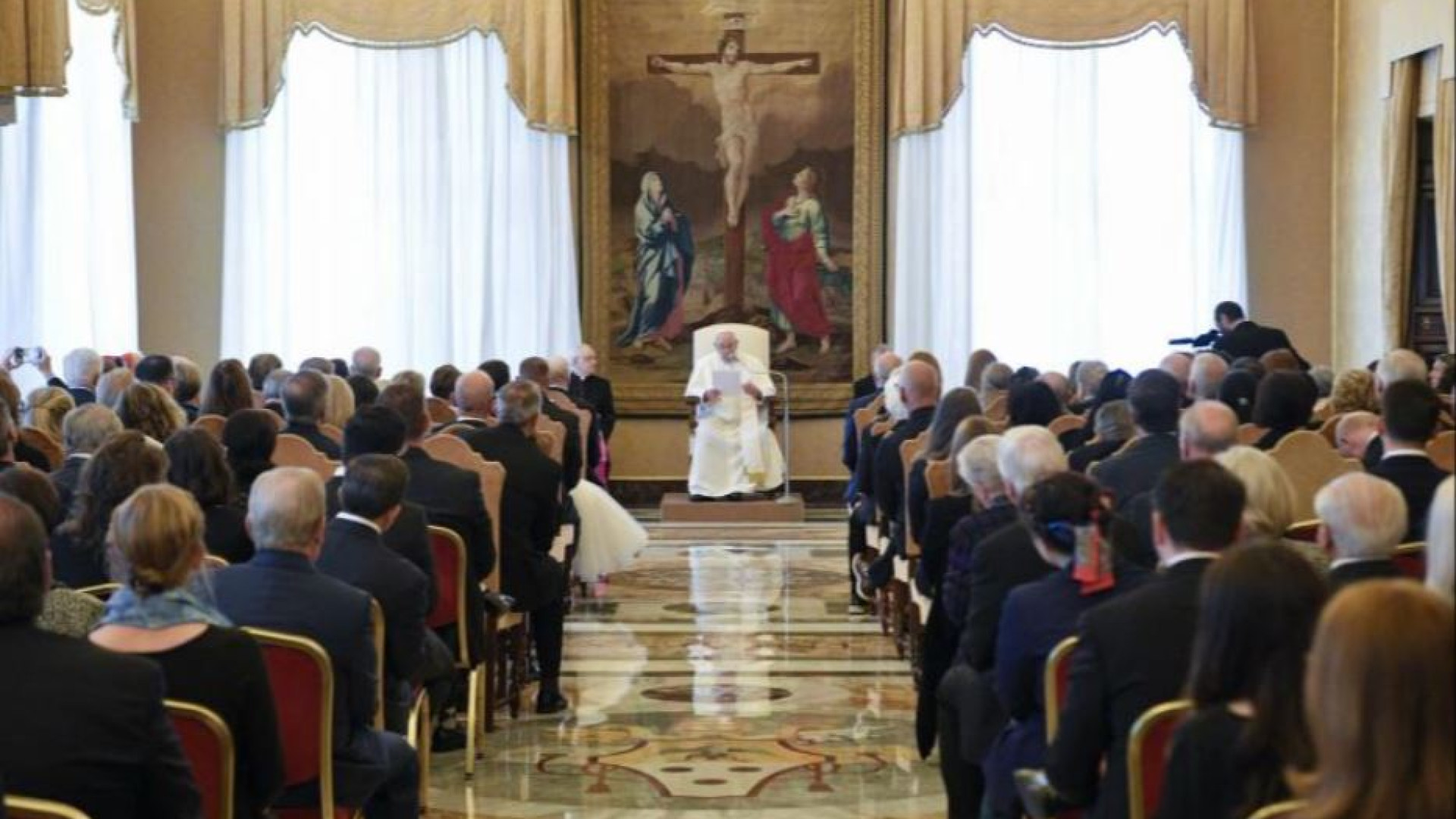 Immagine di Il Papa: gli scandali finanziari sono un danno per la Chiesa e per la fede
