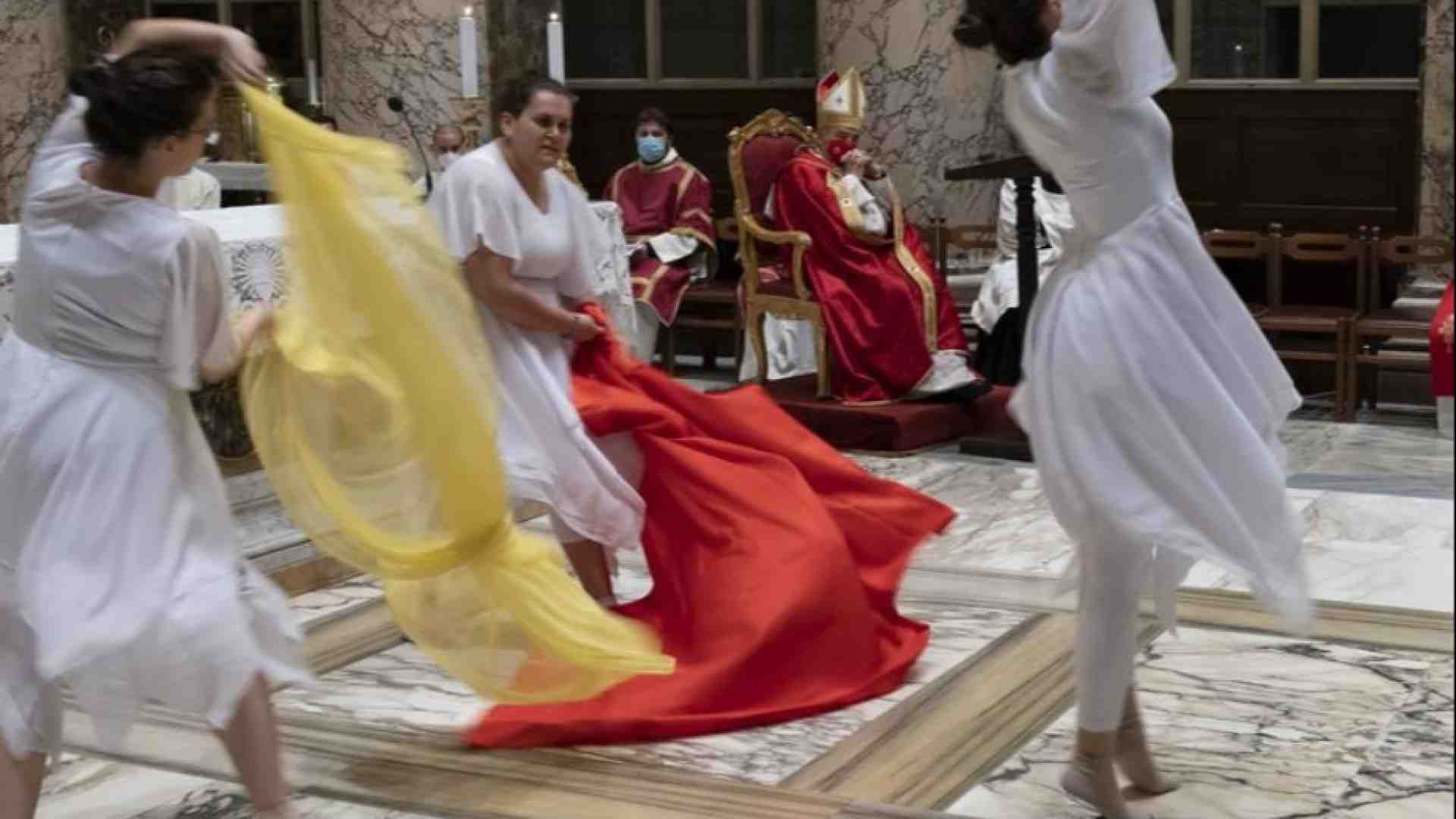 Immagine di La danza della vita da cui l'esule viene estromesso