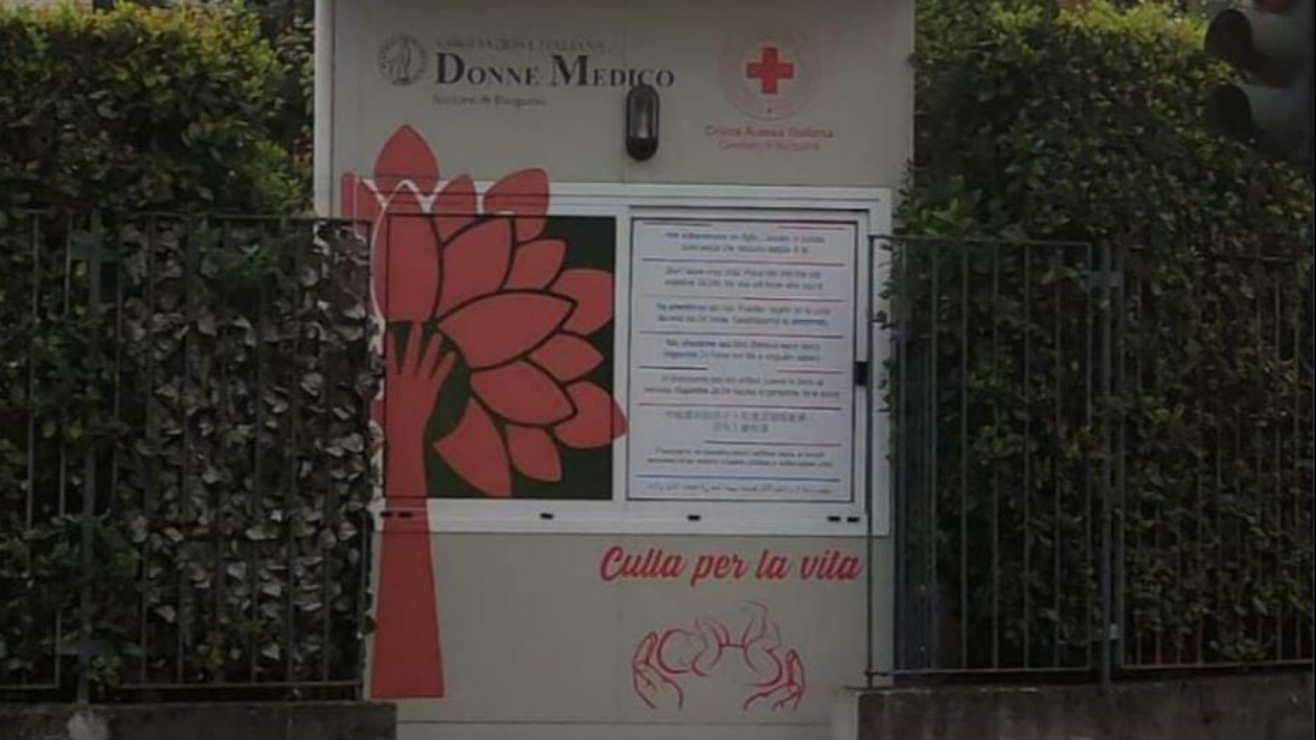 Immagine di Neonata nella Culla per la vita di Bergamo. La mamma: «Ti amerò per sempre»