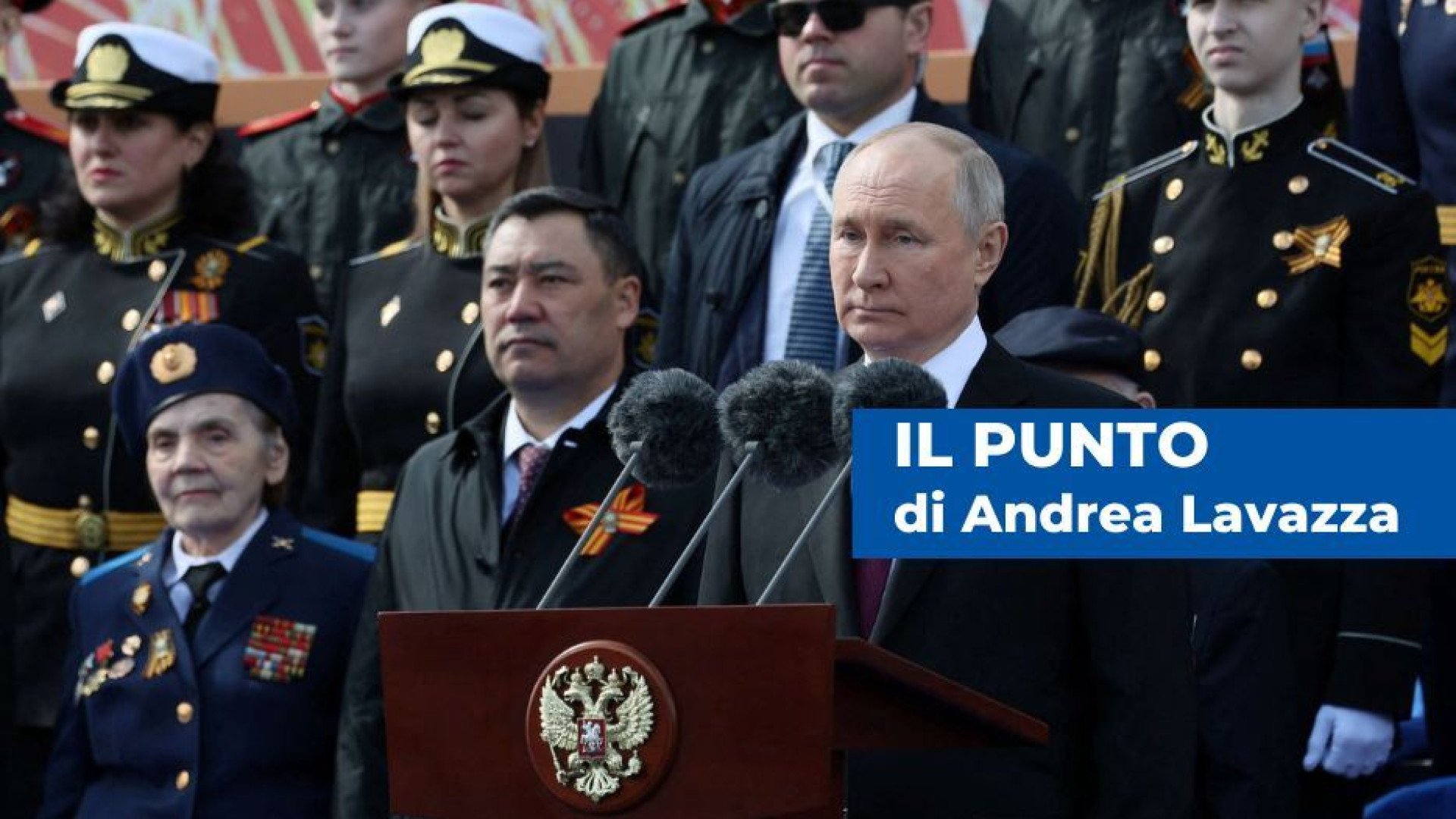 Immagine di Guerra giorno 440: le sfide di piazza, Putin "debole" con un solo carro armato