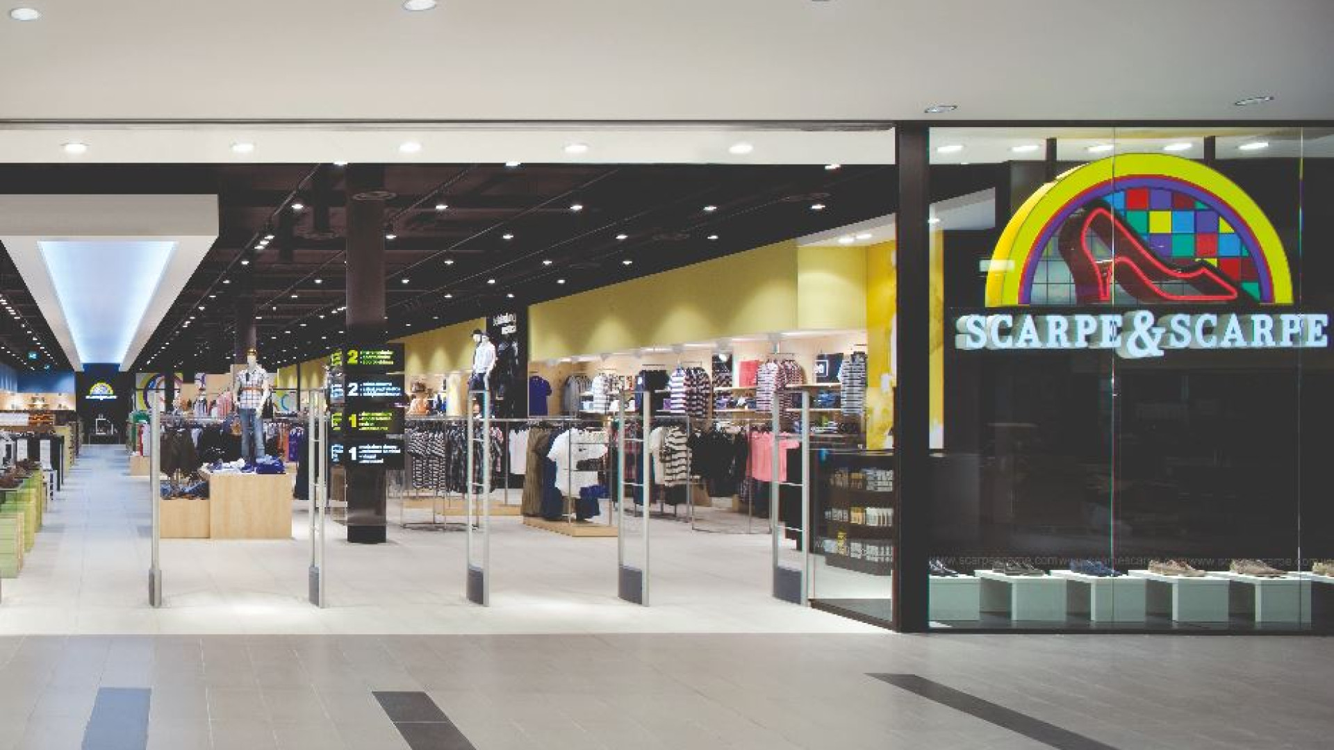 Immagine di I fondi rimettono in piedi Scarpe&Scarpe