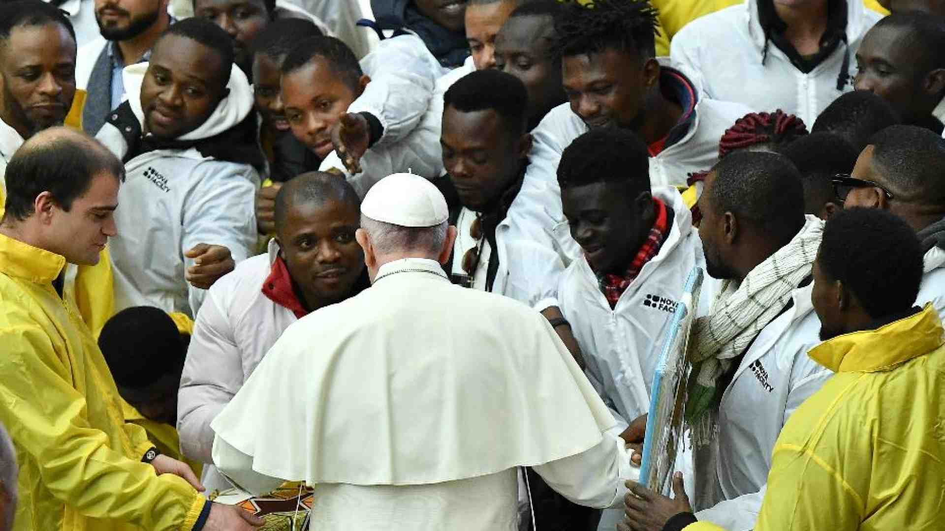 Immagine di Il Papa: emigrare sia scelta non obbligo