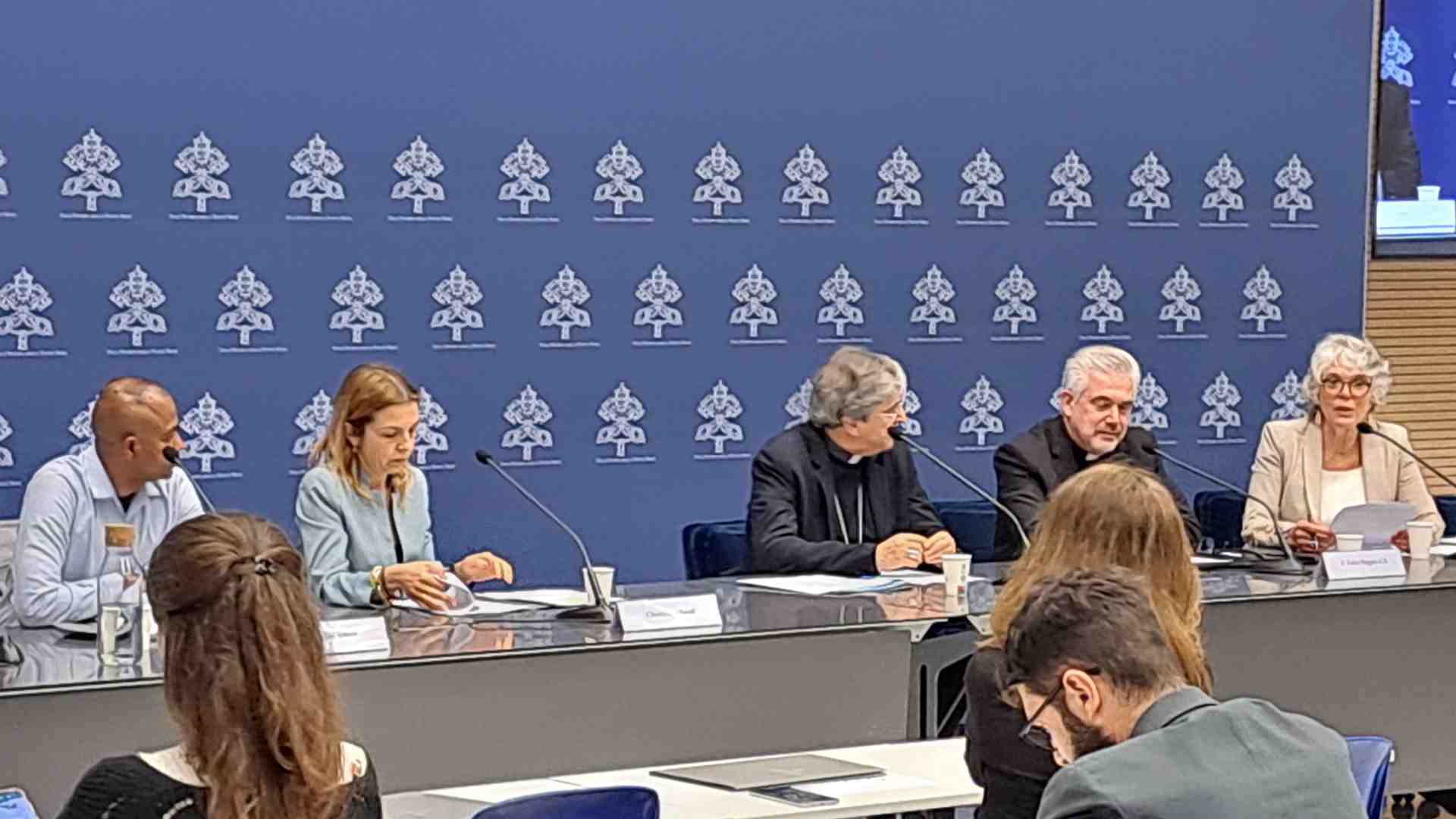 Immagine di Monsignor Savino: "Forte impatto politico del Messaggio del Papa"