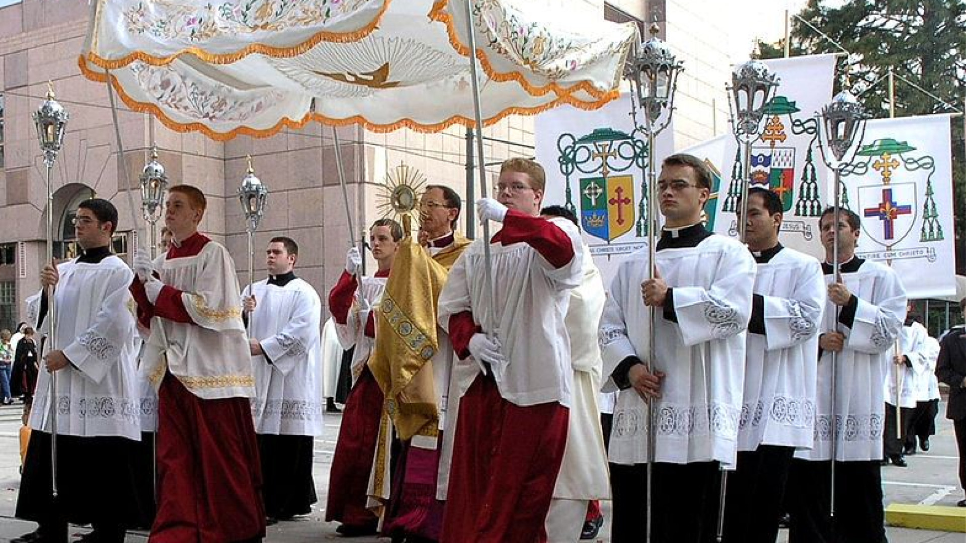 Immagine di Processione eucaristica coast to coast