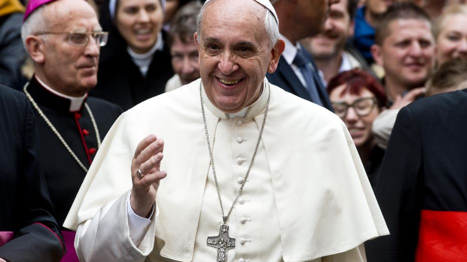 Immagine di Papa Francesco: ripensare il mondo, strada di felicità