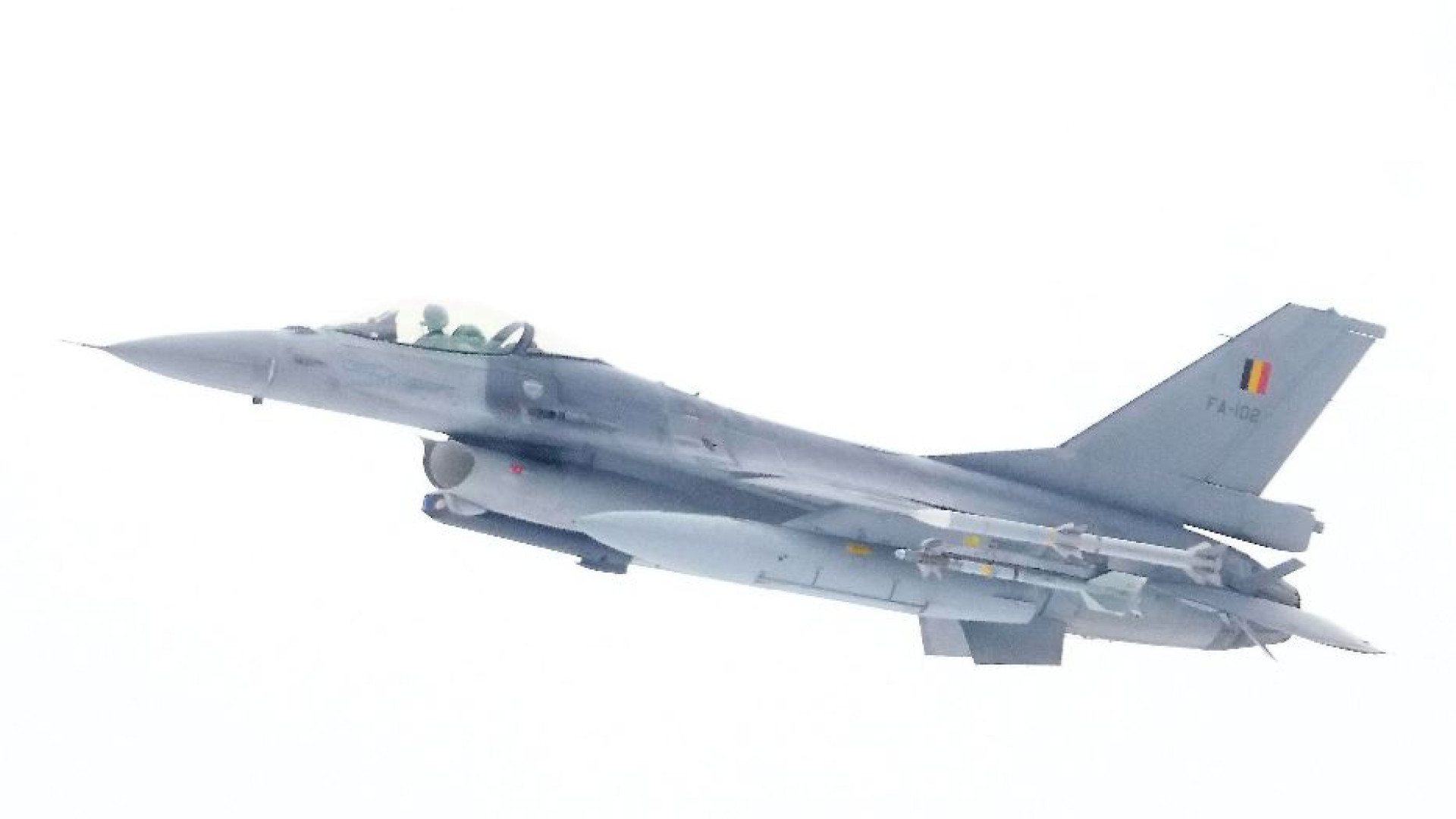 Immagine di Biden invia gli F-16. E la Ue applaude. Ma i jet serviranno?