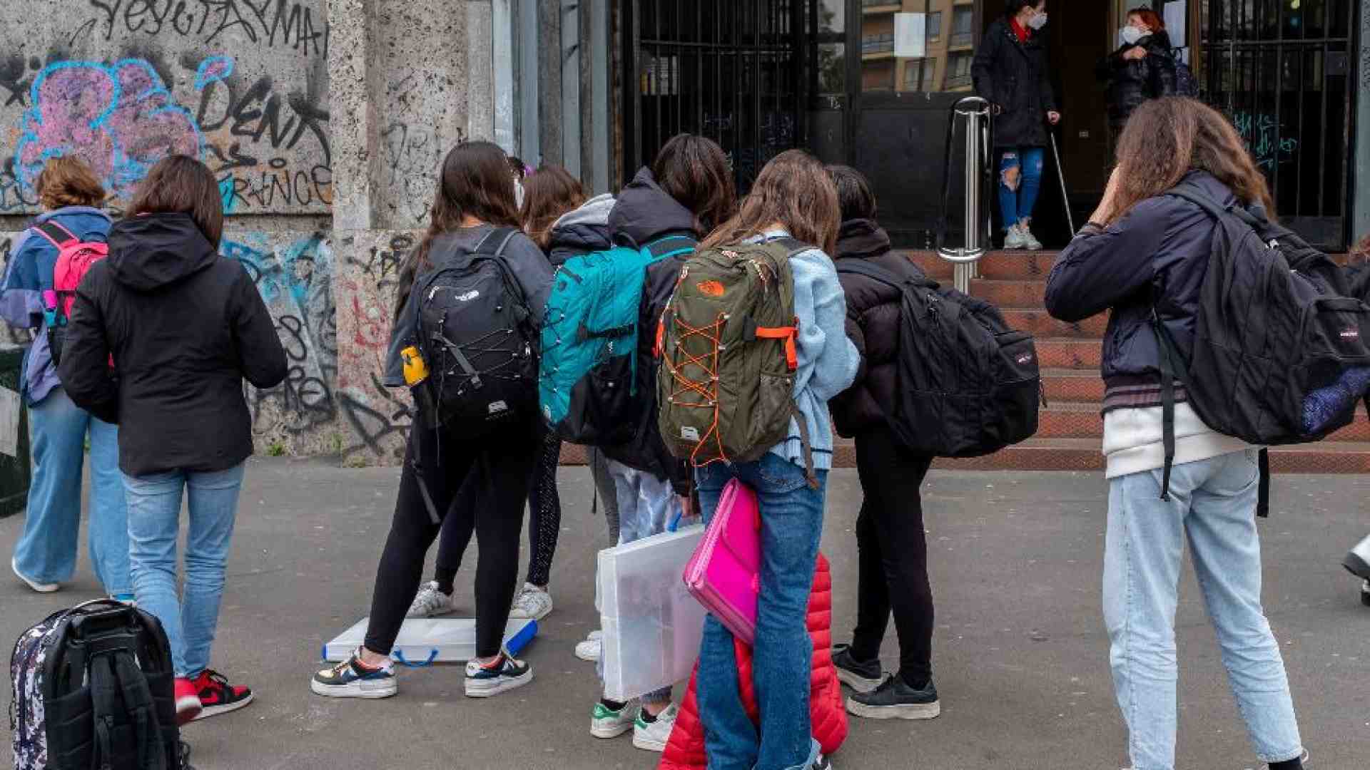 Immagine di Non solo caffè, ecco la seduta sospesa con lo psicologo per i ragazzi a rischio