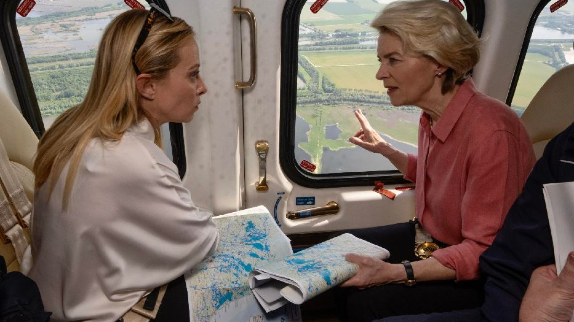 Immagine di Von der Leyen in Romagna. «L'Ue è con voi». Meloni: sostegno da 9 Paesi