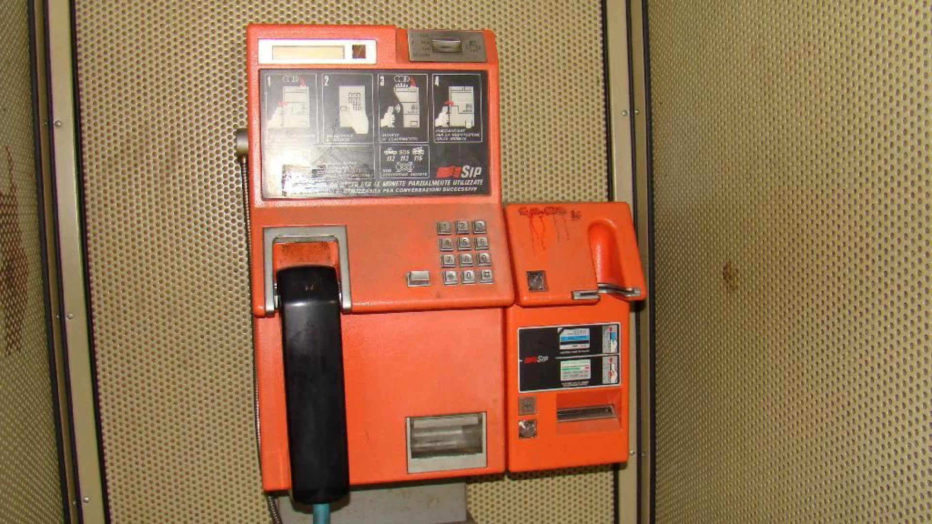 Immagine di Addio alle cabine telefoniche, Tim ha il permesso di eliminarle