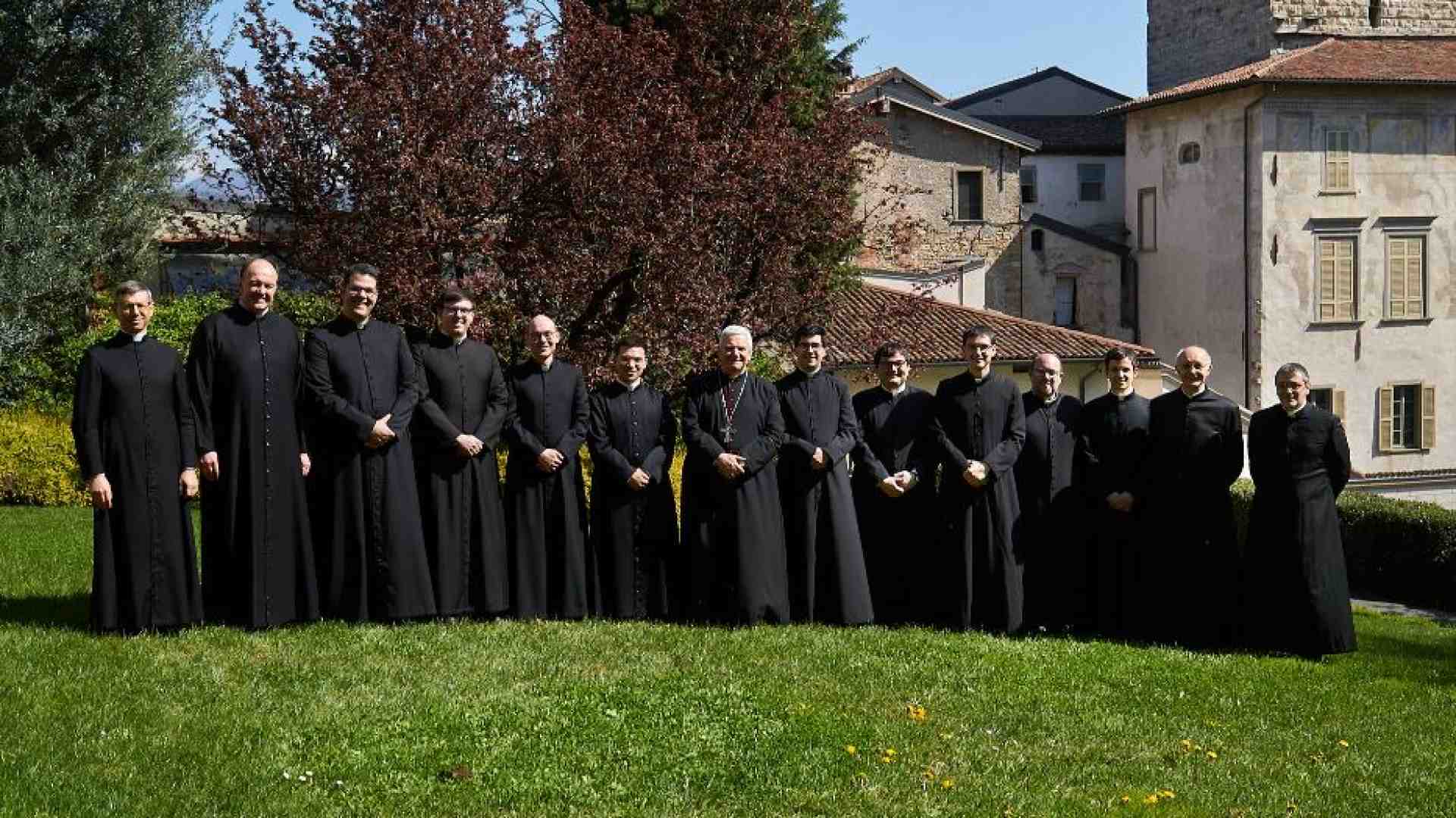 Immagine di Nove giovani preti, segno di speranza per la diocesi di Giovanni XXIII