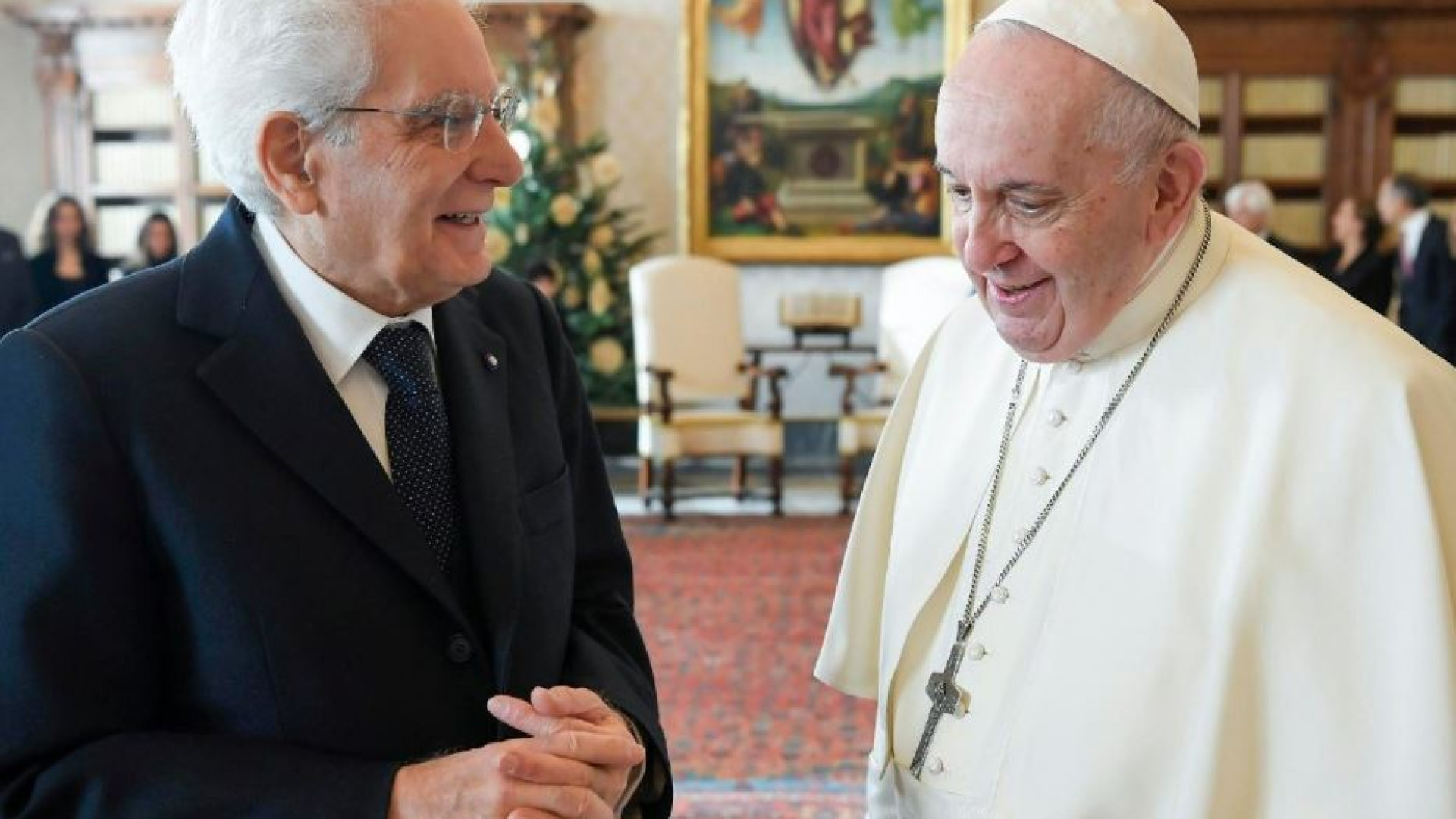 Immagine di Il Papa consegna premio Paolo VI a Mattarella: maestro e testimone coerente
