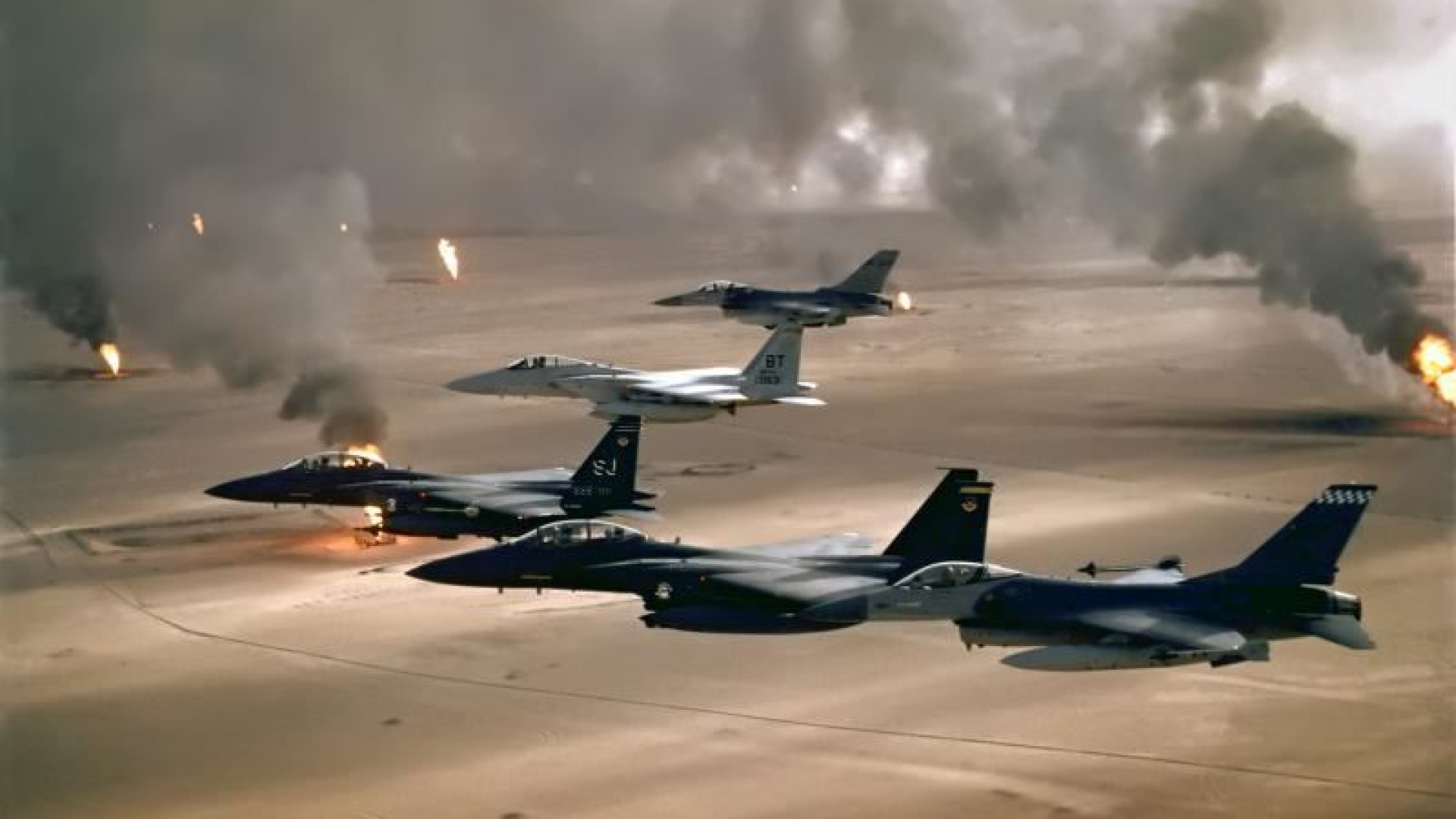 Immagine di E con il primo bombardamento aereo nacque la guerra "sporca"