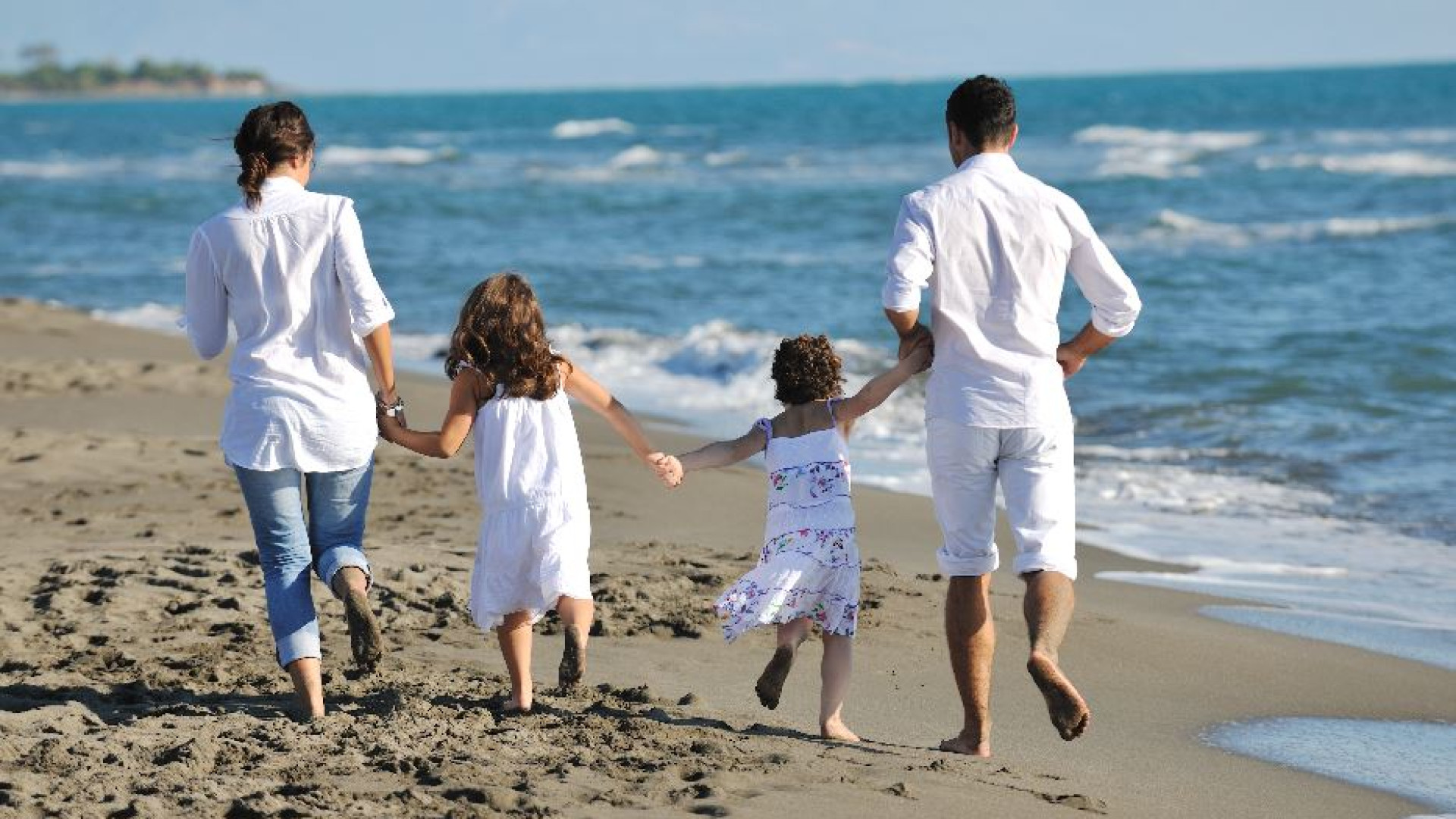 Immagine di Vacanze proibitive per le famiglie: ecco quanto costano le ferie estive