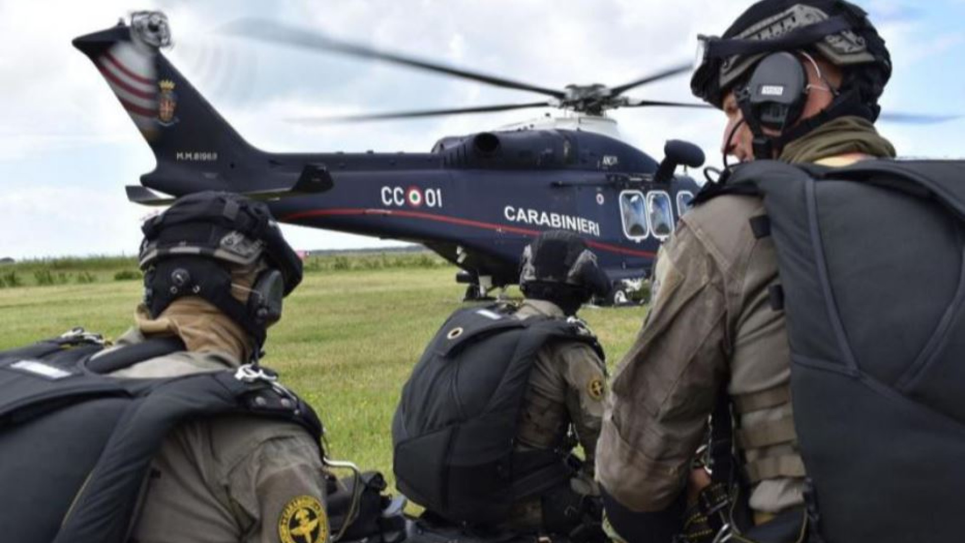 Immagine di «Così prendiamo boss e terroristi». Viaggio fra le teste di cuoio del Gis
