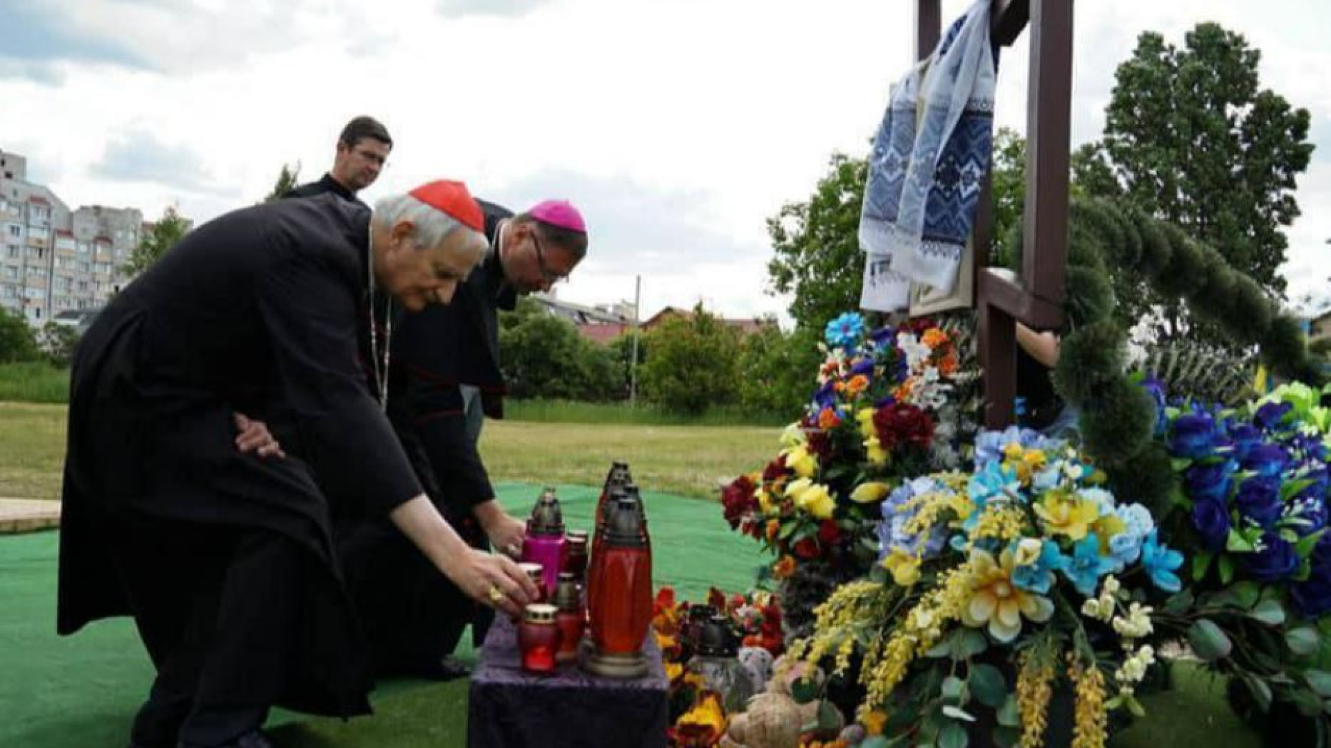 Immagine di Il cardinale Zuppi a Kiev inviato dal Papa: al lavoro su «percorsi di pace»