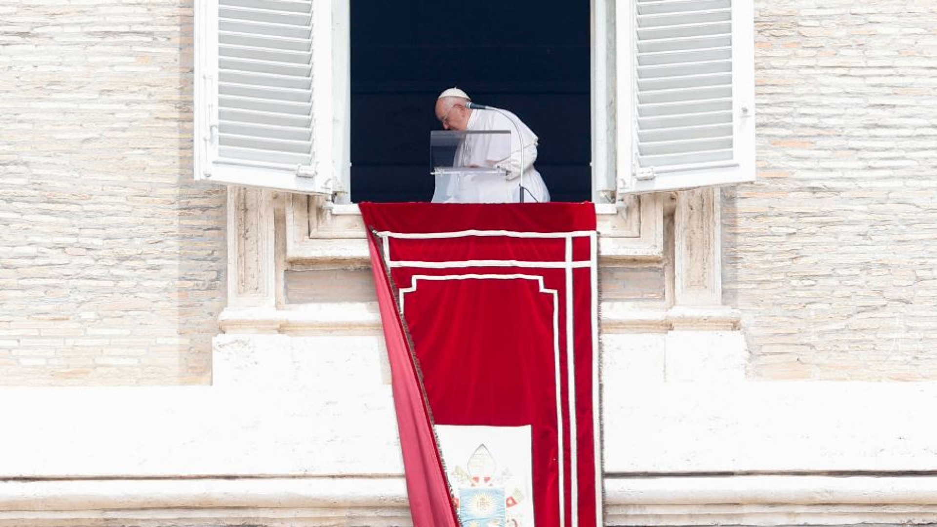 Immagine di Il Papa: Dio è amore, teniamo la porta sempre aperta per accogliere tutti