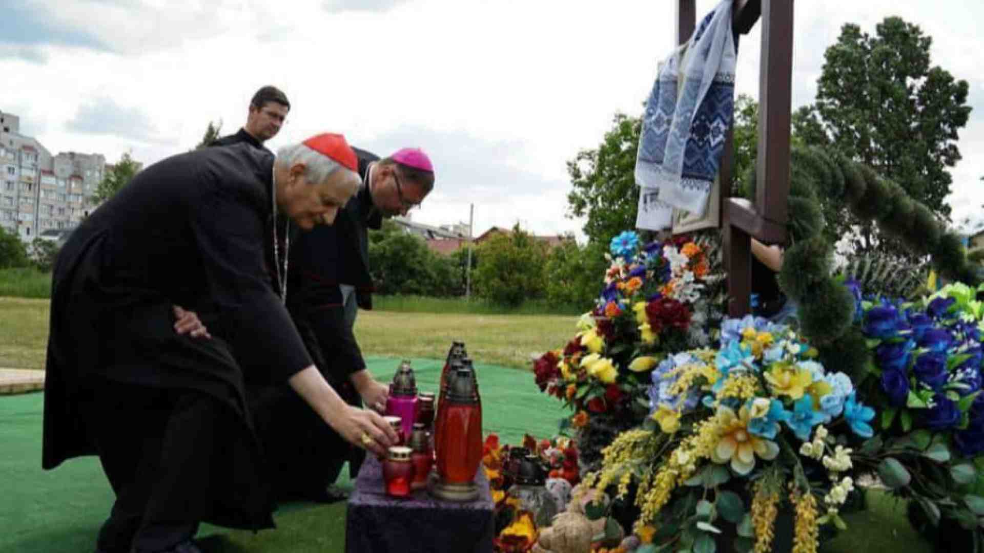 Immagine di Il cardinale Zuppi a Kiev inviato dal Papa: al lavoro su «percorsi di pace»