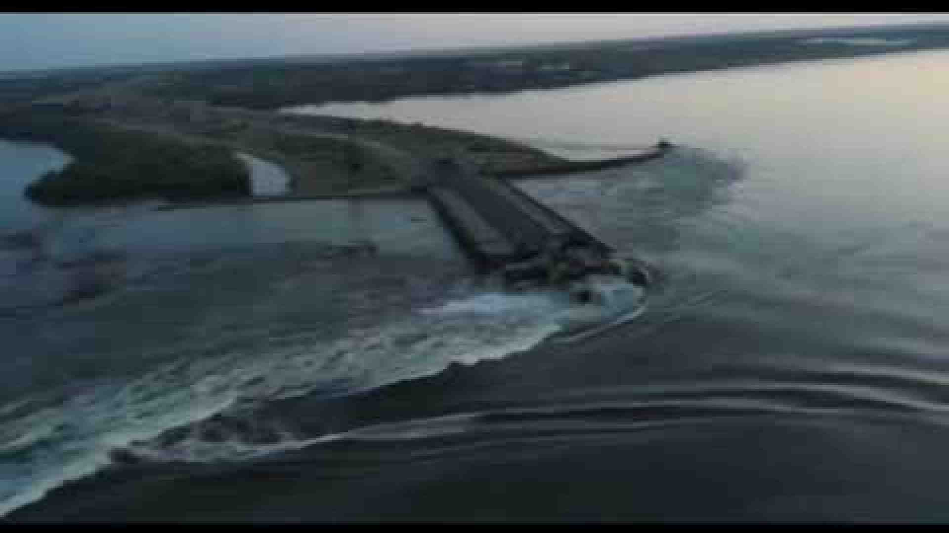 Immagine di Distrutta una diga a Kherson, rischio inondazioni