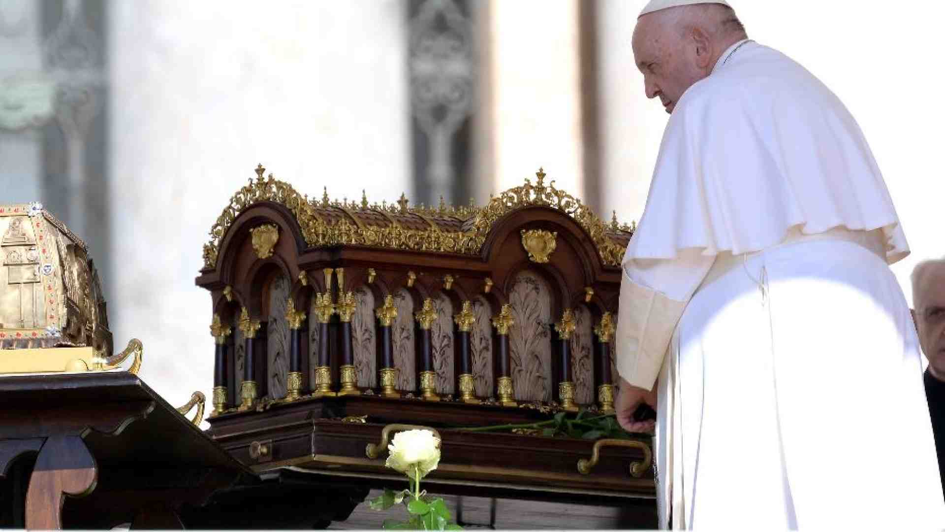 Immagine di Il Papa annuncia una lettera apostolica su Santa Teresa di Lisieux
