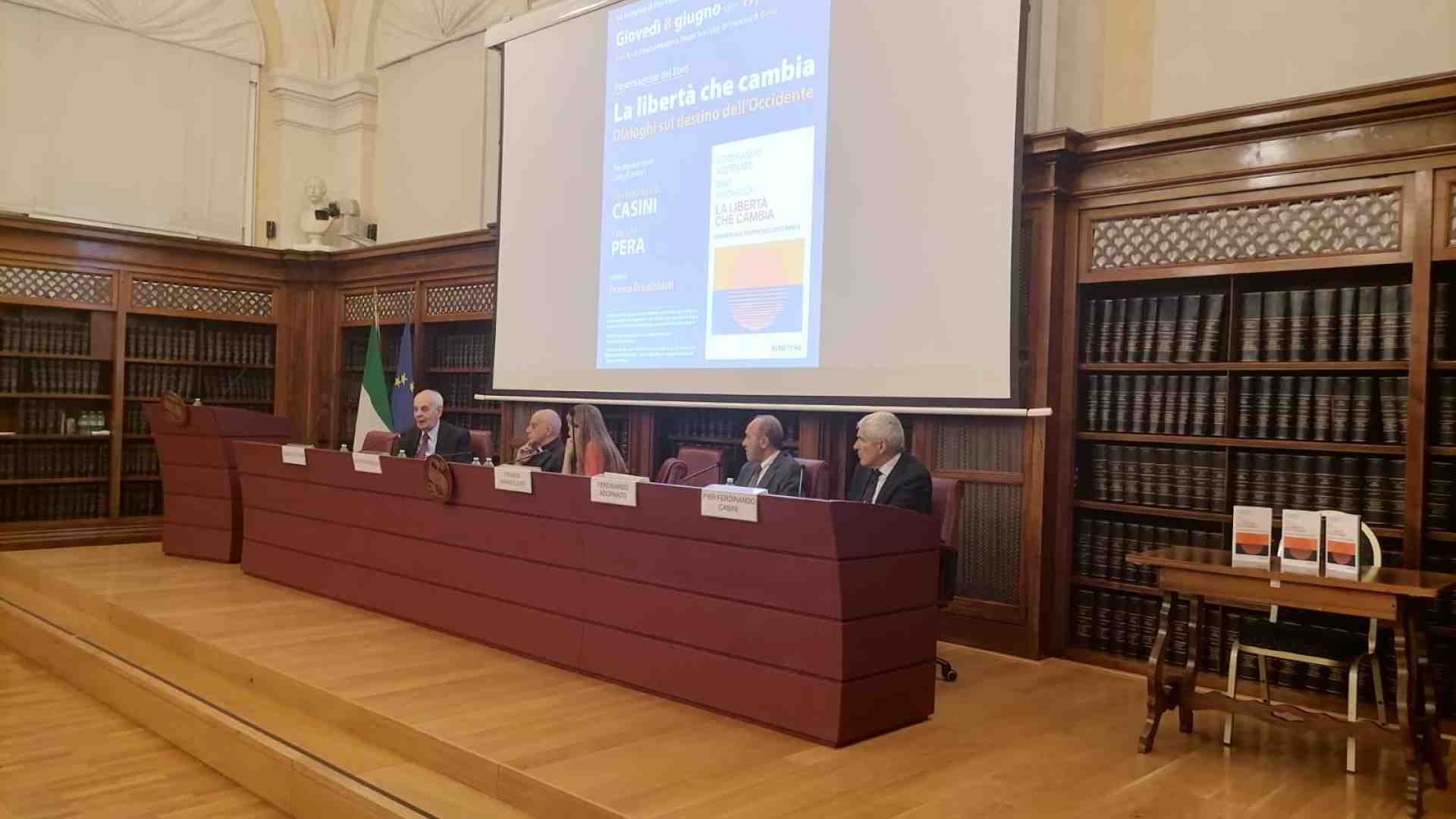 Immagine di Fisichella e Adornato: "Crisi dell'Occidente? Non irreversibile"