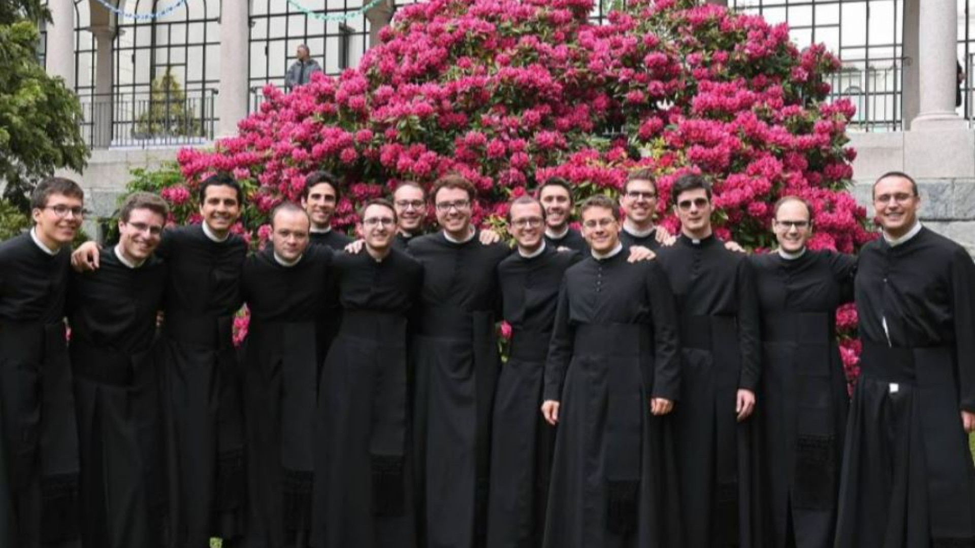 Immagine di Cresciuti fra oratorio e Gmg: Milano in festa per i 15 nuovi preti